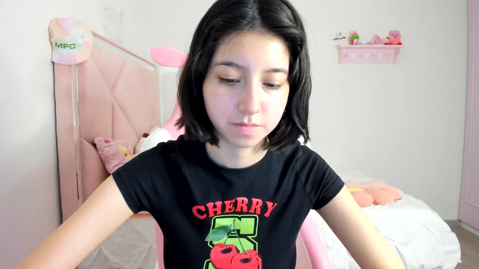 Gallery image thumbnail from Cherrycute666's myfreecams stream on, 03/12/2024, 07:22 image 14 of 20
