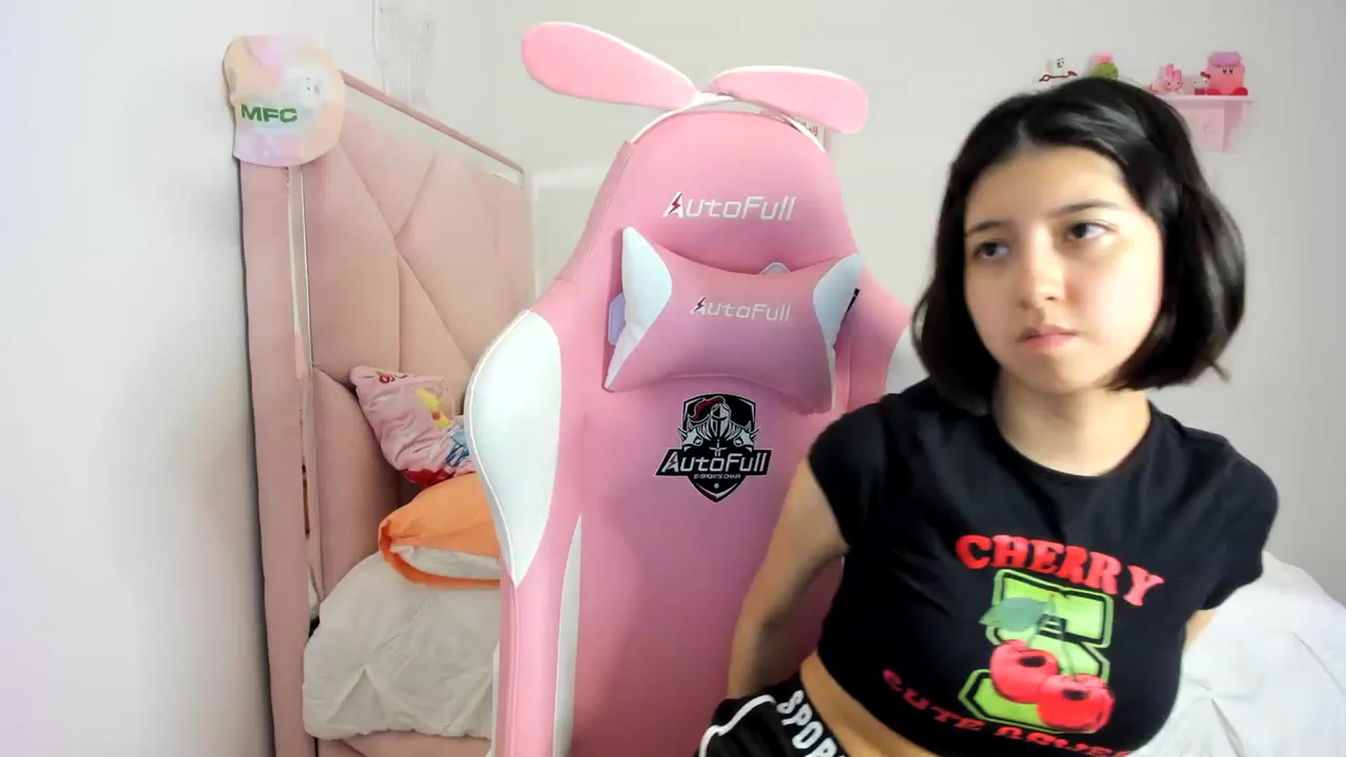 Gallery image thumbnail from Cherrycute666's myfreecams stream on, 03/12/2024, 07:22 image 1 of 20
