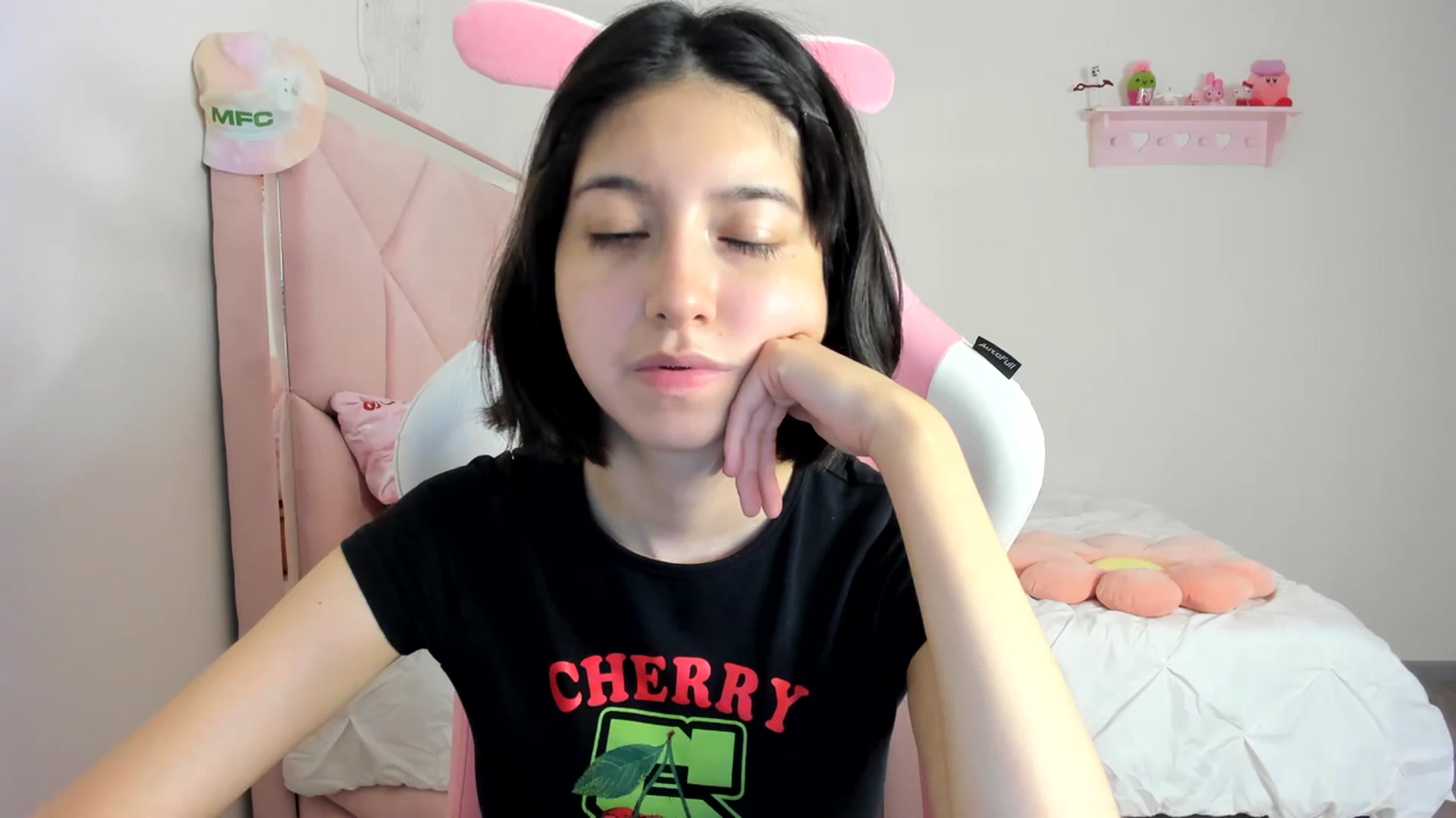 Gallery image thumbnail from Cherrycute666's myfreecams stream on, 03/12/2024, 09:10 image 7 of 20