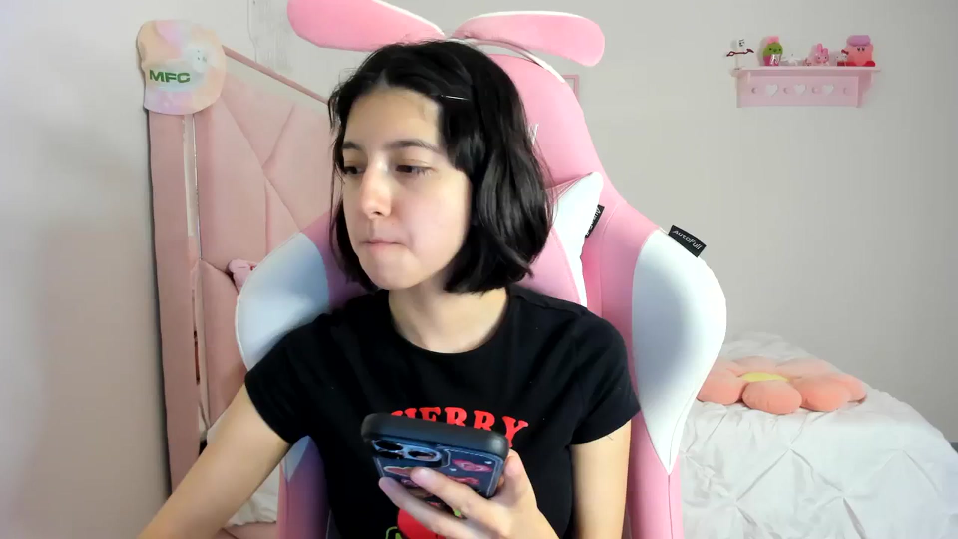 Gallery image thumbnail from Cherrycute666's myfreecams stream on, 03/12/2024, 09:10 image 5 of 20