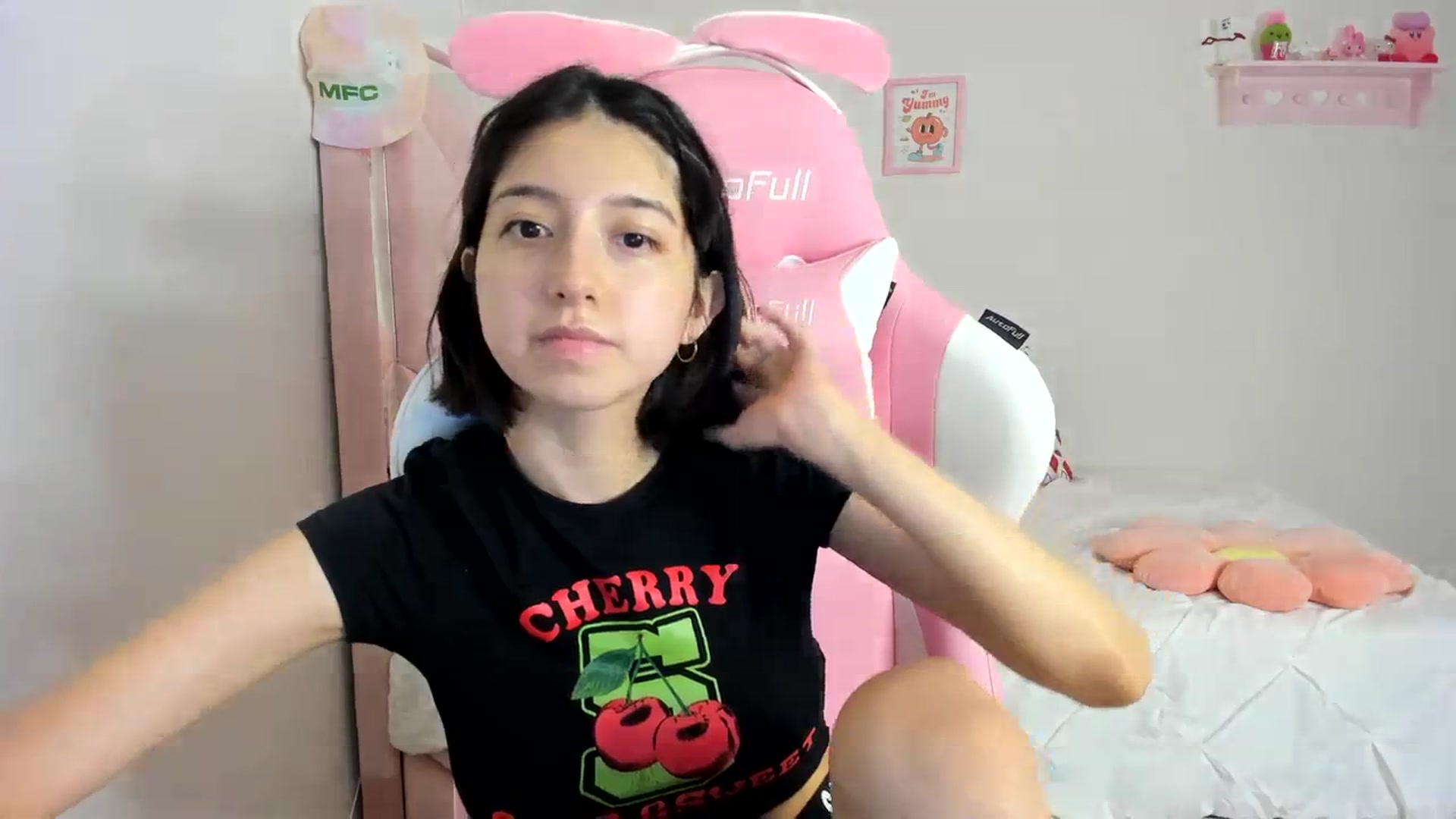 Gallery image thumbnail from Cherrycute666's myfreecams stream on, 03/12/2024, 09:10 image 15 of 20
