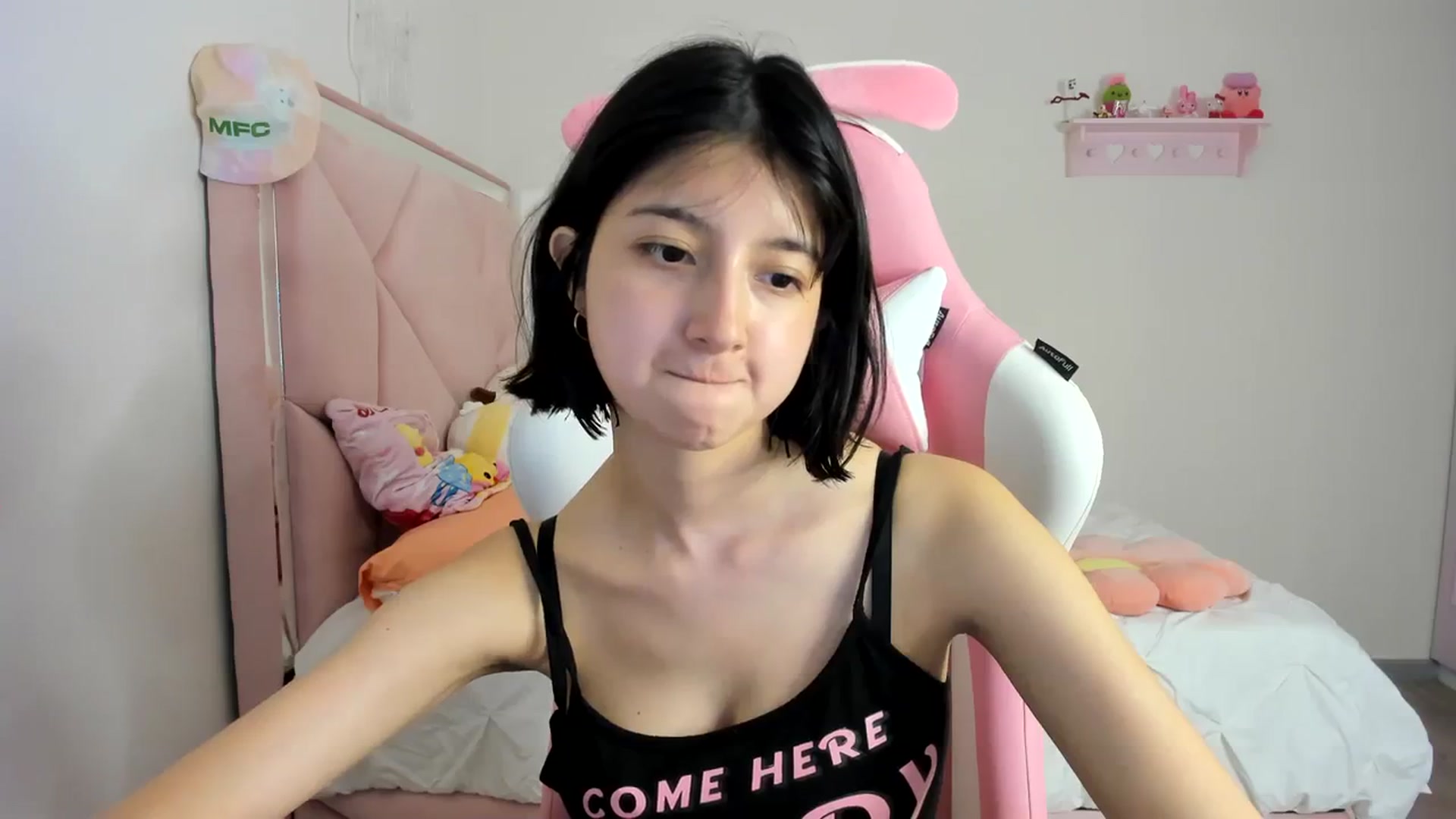 Gallery image thumbnail from Cherrycute666's myfreecams stream on, 03/13/2024, 06:11 image 8 of 20