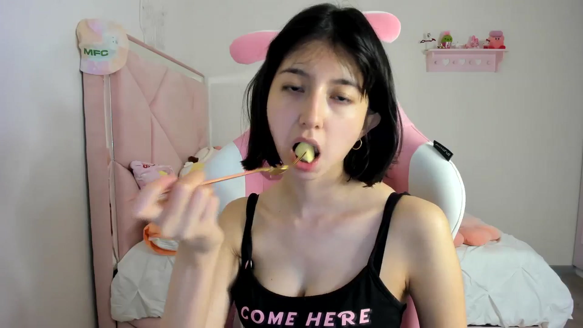 Gallery image thumbnail from Cherrycute666's myfreecams stream on, 03/13/2024, 06:11 image 3 of 20