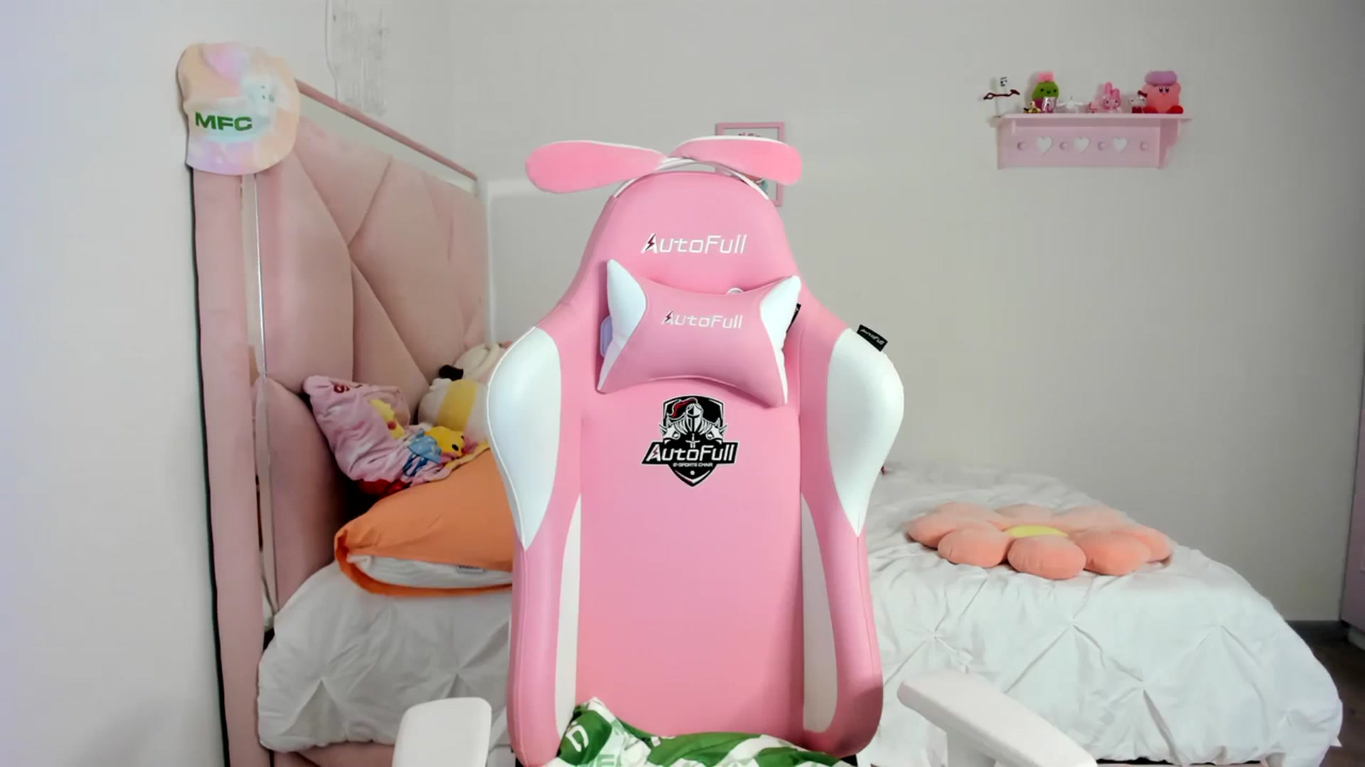Gallery image thumbnail from Cherrycute666's myfreecams stream on, 03/13/2024, 06:11 image 7 of 20