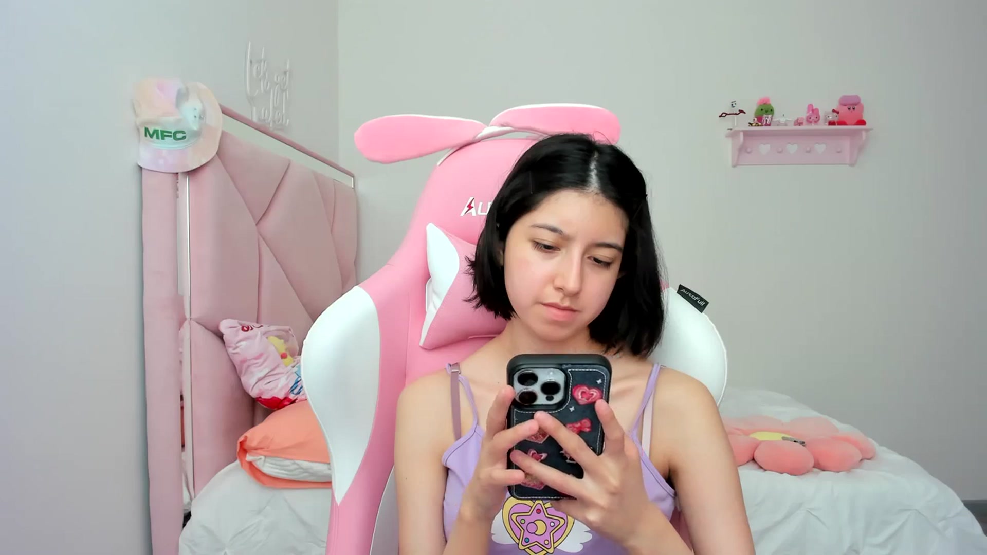 Gallery image thumbnail from Cherrycute666's myfreecams stream on, 03/13/2024, 18:12 image 13 of 20