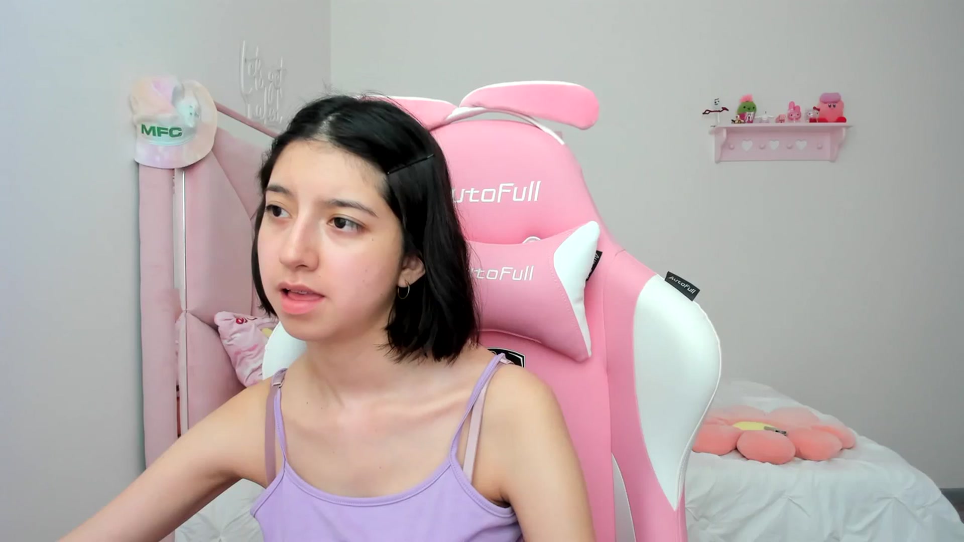 Gallery image thumbnail from Cherrycute666's myfreecams stream on, 03/13/2024, 18:12 image 16 of 20