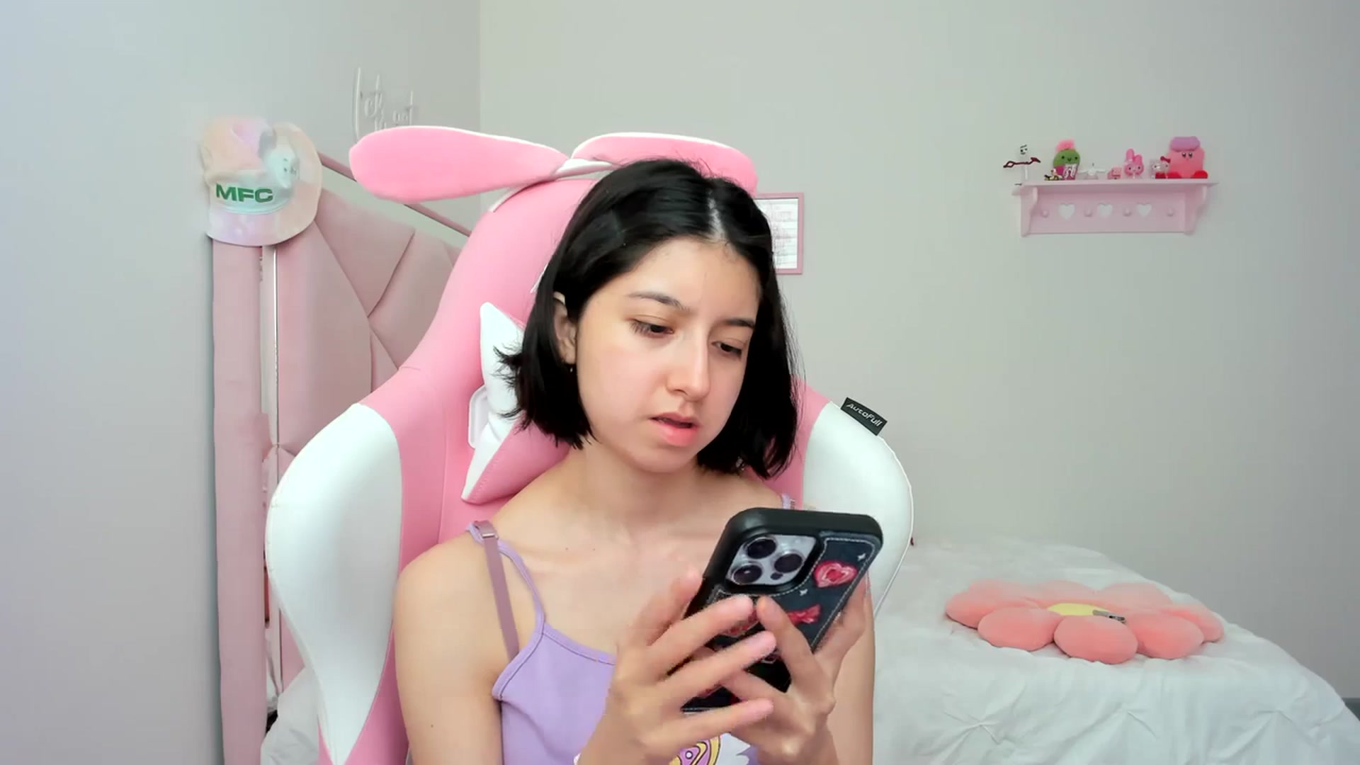 Gallery image thumbnail from Cherrycute666's myfreecams stream on, 03/13/2024, 18:12 image 2 of 20