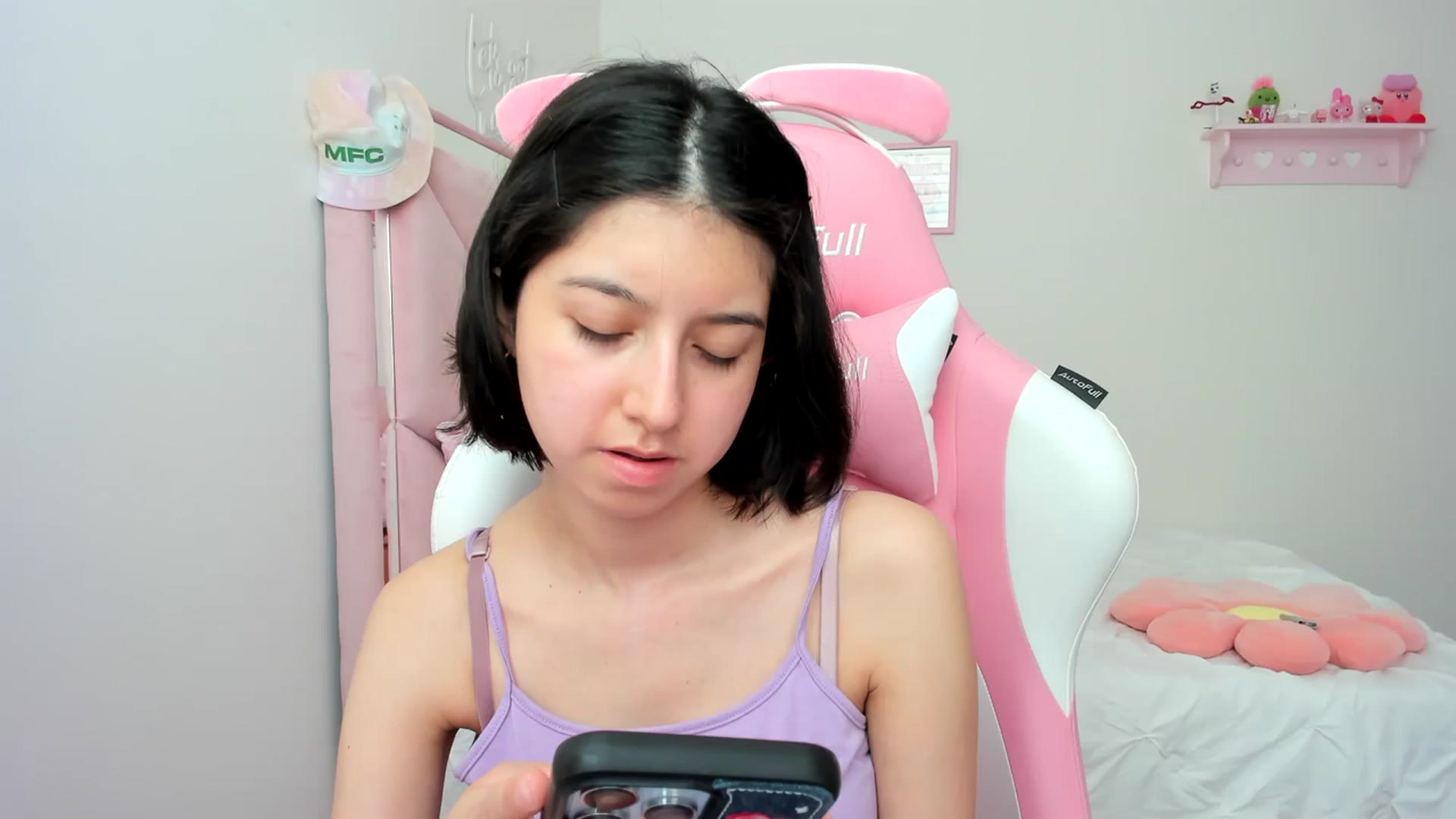 Gallery image thumbnail from Cherrycute666's myfreecams stream on, 03/13/2024, 18:12 image 18 of 20