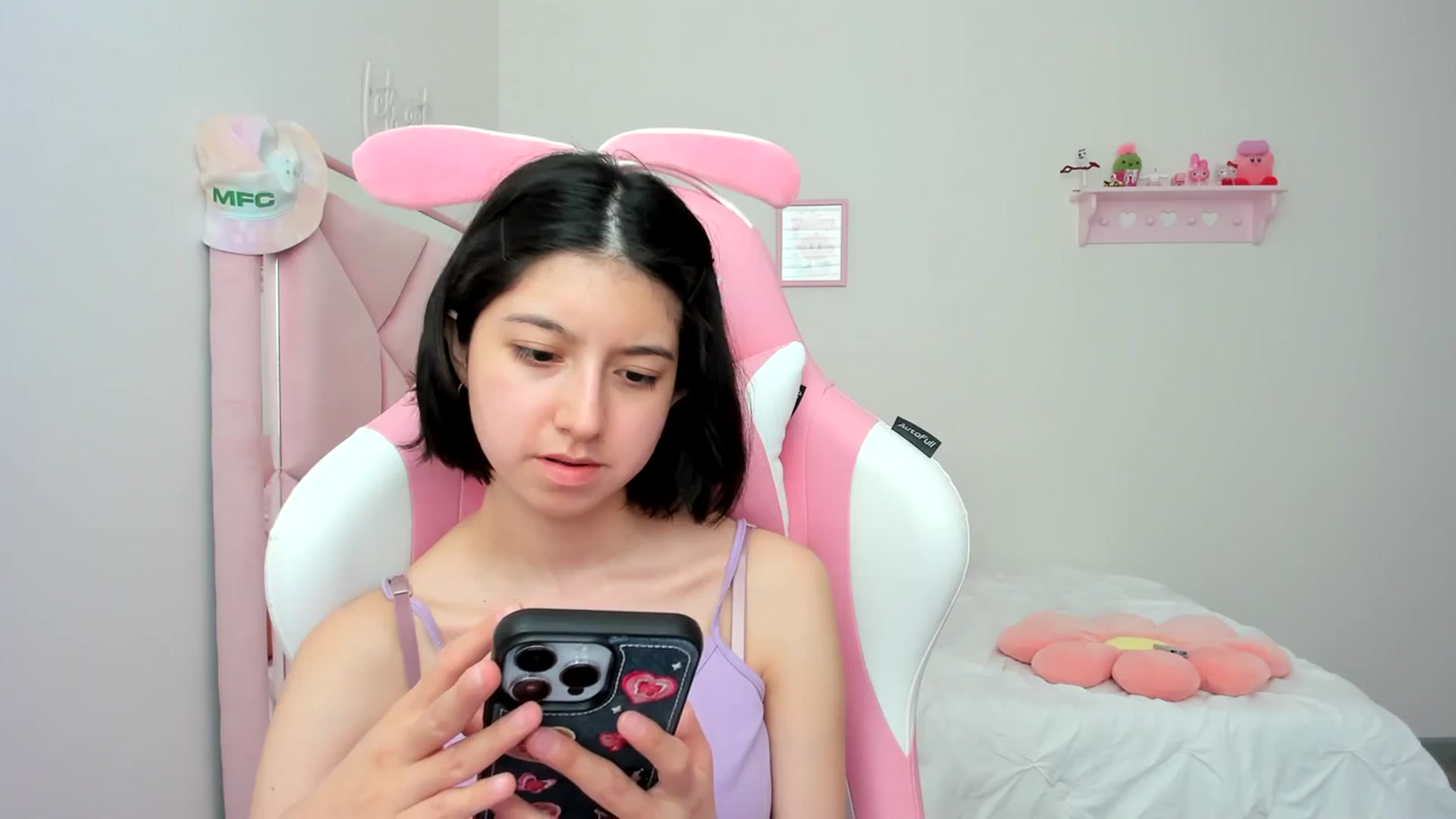 Gallery image thumbnail from Cherrycute666's myfreecams stream on, 03/13/2024, 18:12 image 9 of 20