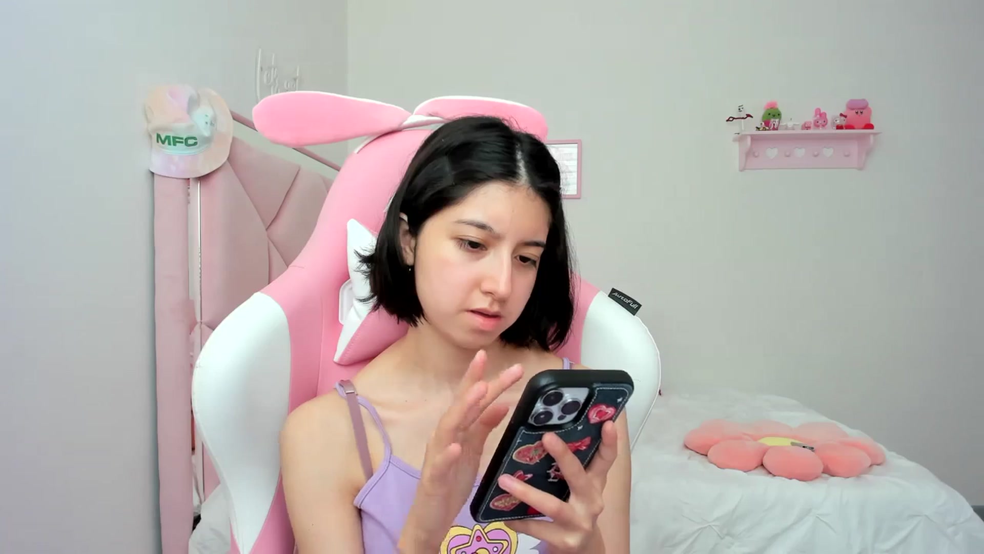 Gallery image thumbnail from Cherrycute666's myfreecams stream on, 03/13/2024, 18:12 image 3 of 20