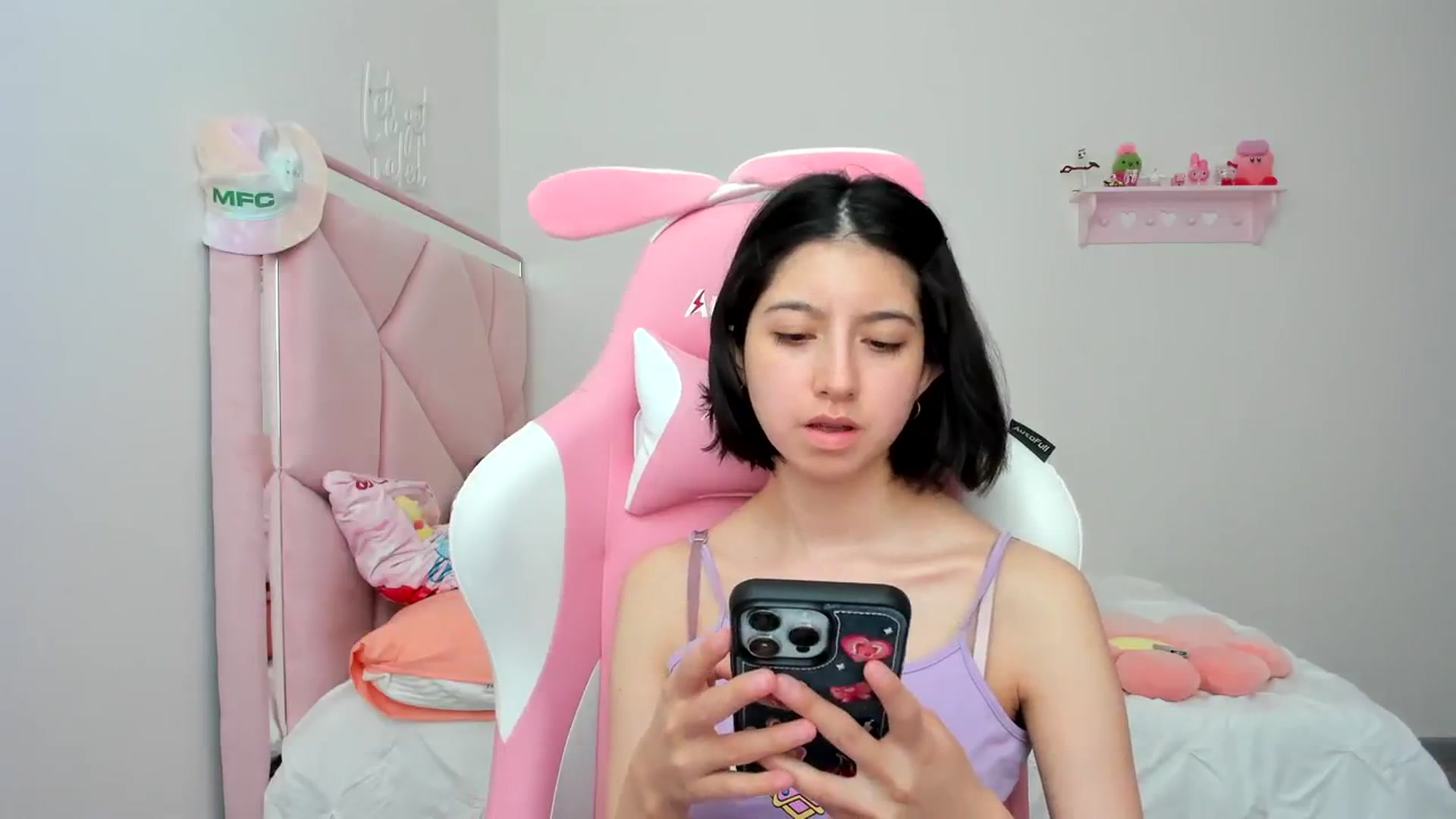 Gallery image thumbnail from Cherrycute666's myfreecams stream on, 03/13/2024, 18:12 image 10 of 20