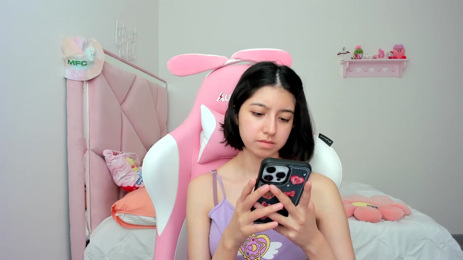 Gallery image thumbnail from Cherrycute666's myfreecams stream on, 03/13/2024, 18:12 image 12 of 20