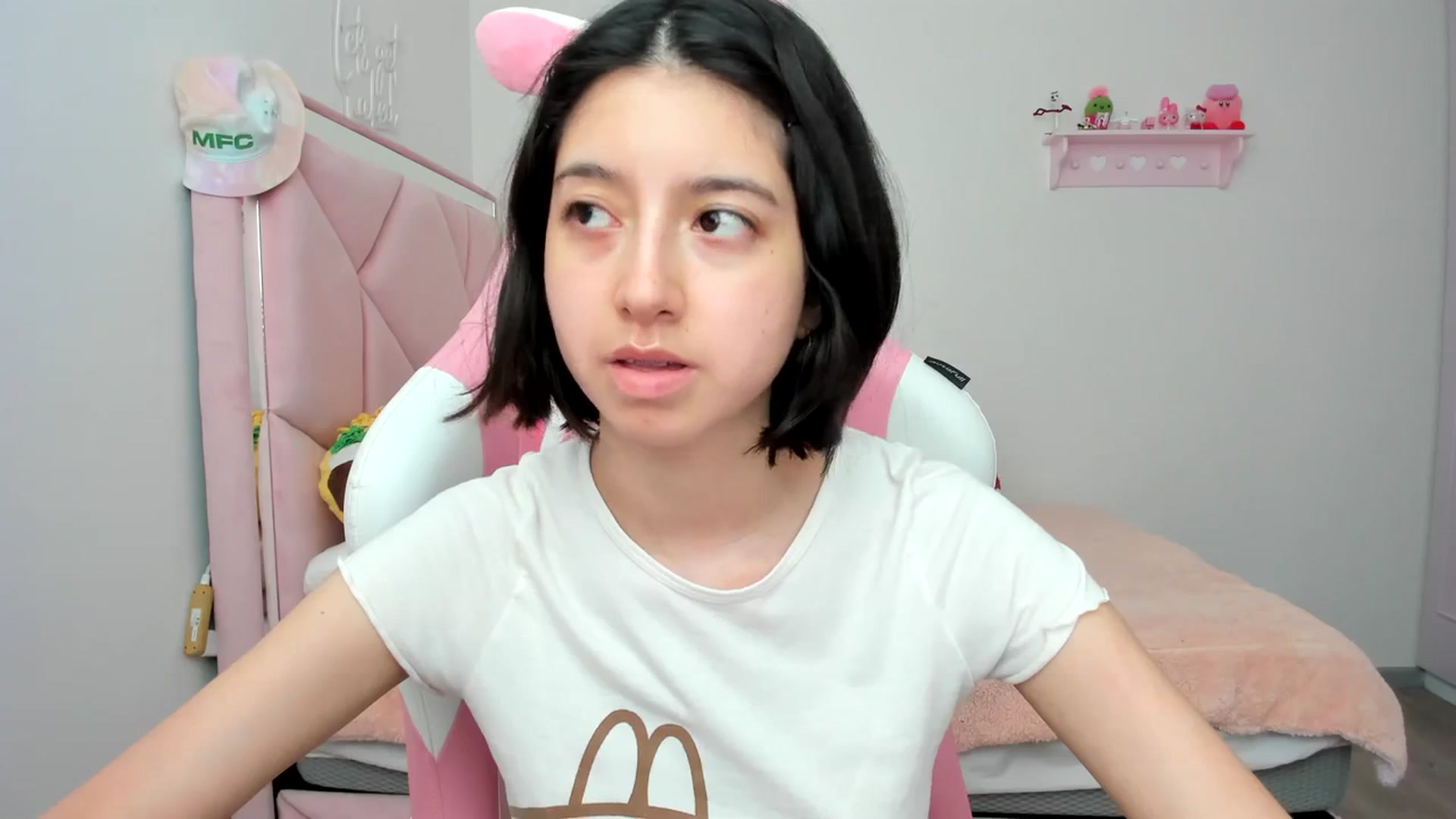 Gallery image thumbnail from Cherrycute666's myfreecams stream on, 03/14/2024, 22:33 image 7 of 20