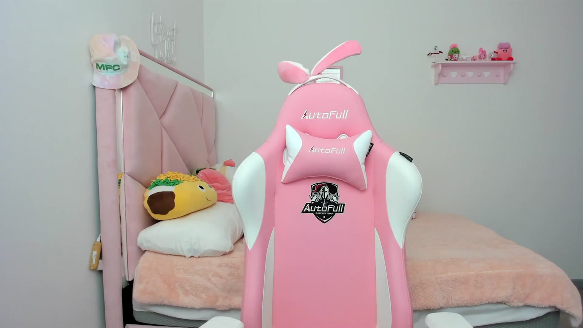 Gallery image thumbnail from Cherrycute666's myfreecams stream on, 03/14/2024, 22:33 image 16 of 20