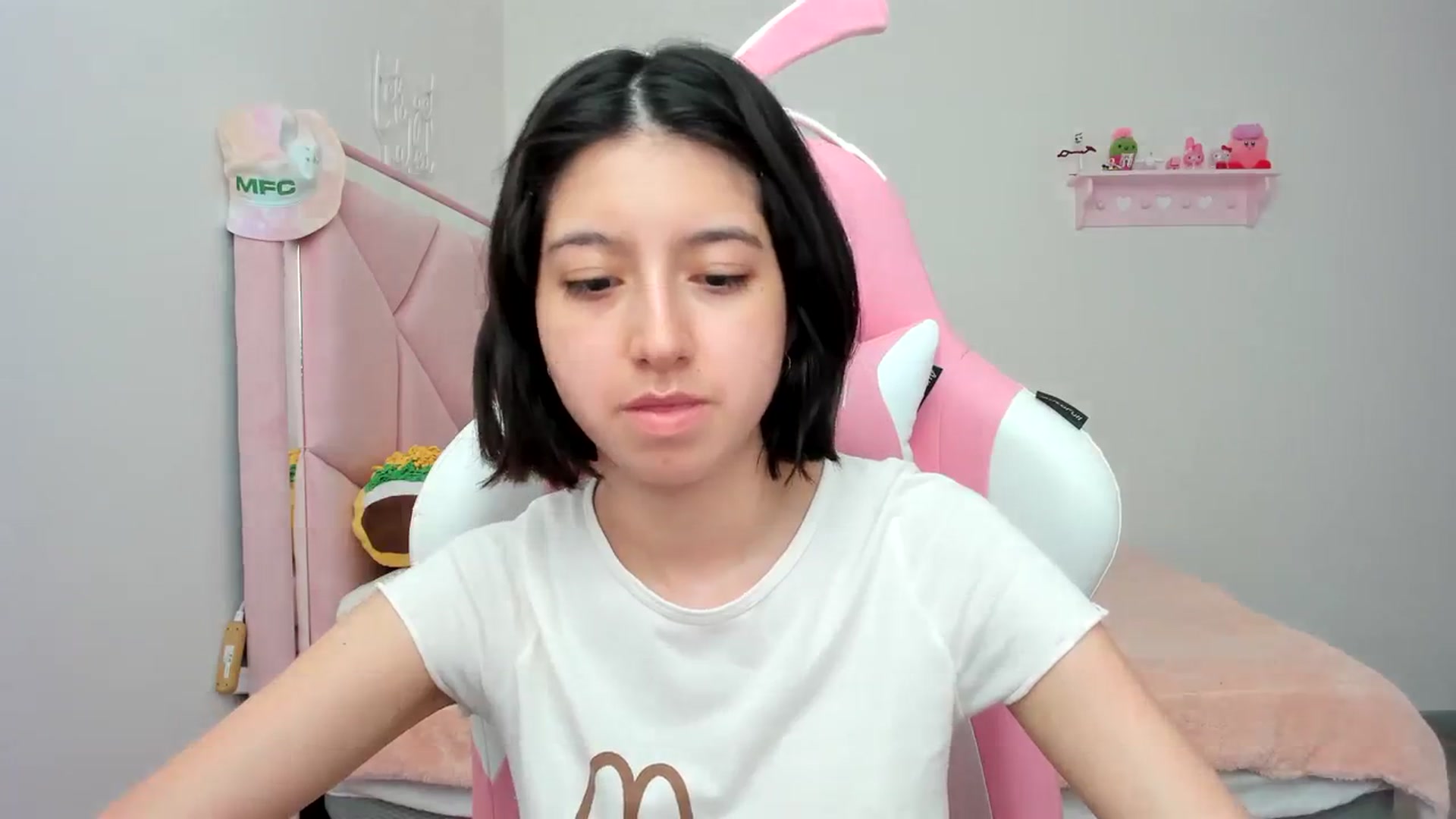 Gallery image thumbnail from Cherrycute666's myfreecams stream on, 03/14/2024, 22:33 image 13 of 20