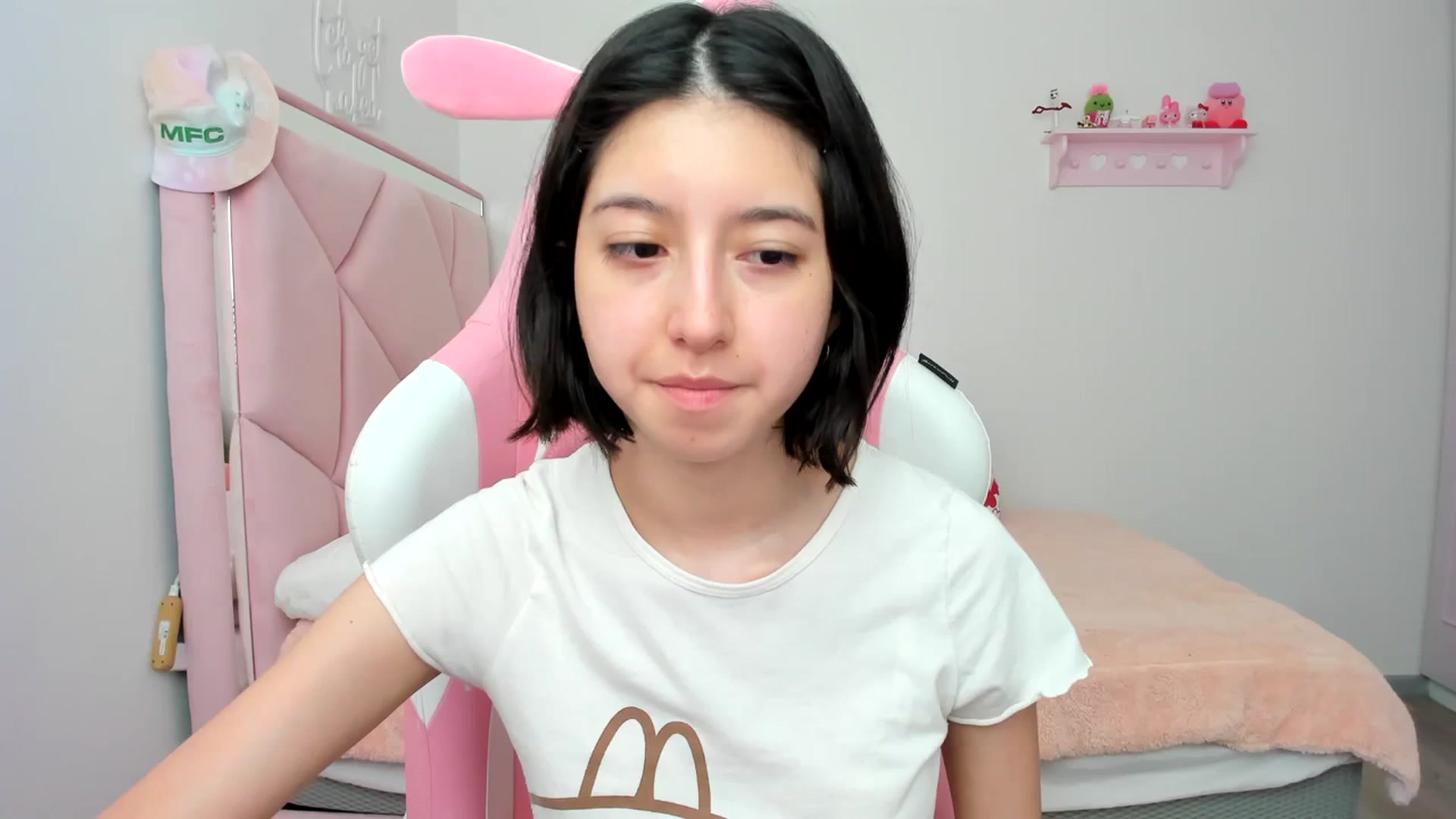 Gallery image thumbnail from Cherrycute666's myfreecams stream on, 03/14/2024, 22:33 image 1 of 20