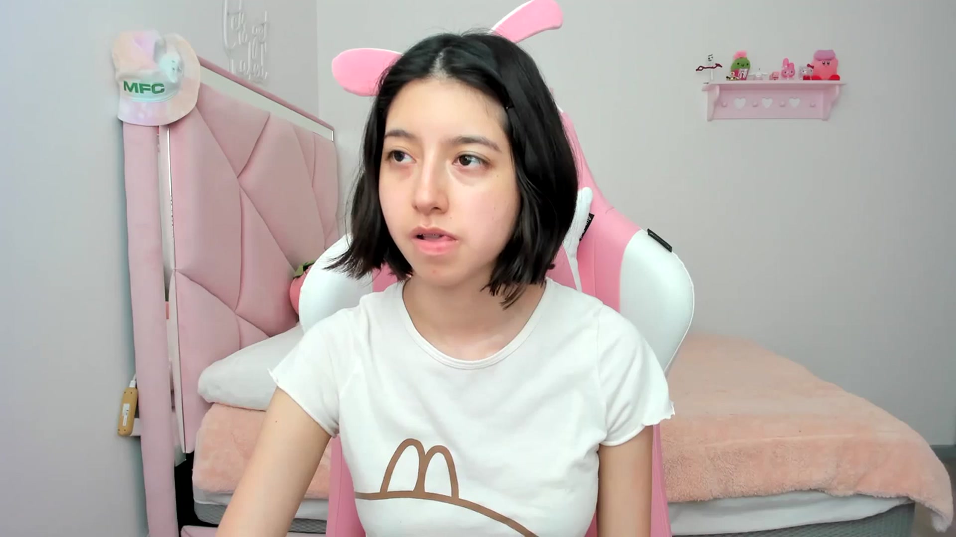 Gallery image thumbnail from Cherrycute666's myfreecams stream on, 03/14/2024, 22:33 image 2 of 20