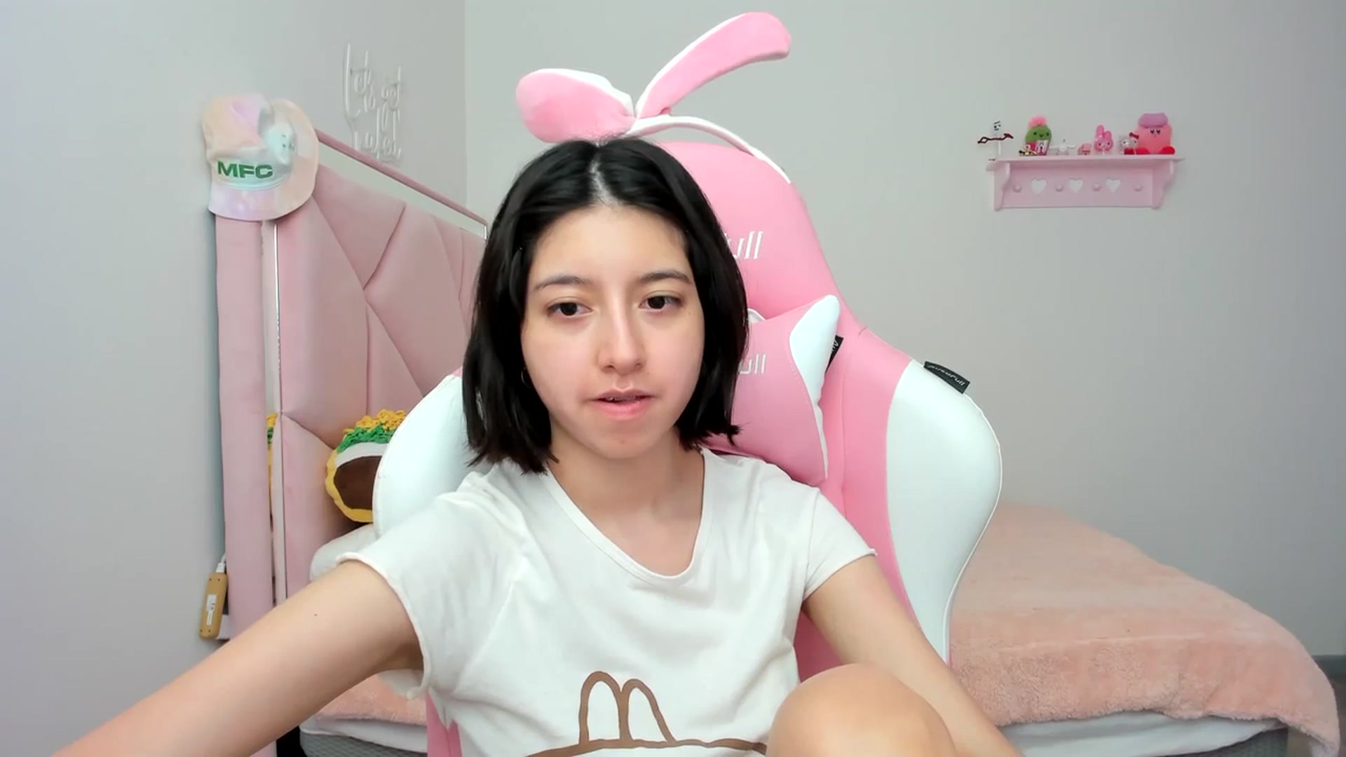 Gallery image thumbnail from Cherrycute666's myfreecams stream on, 03/14/2024, 22:33 image 15 of 20