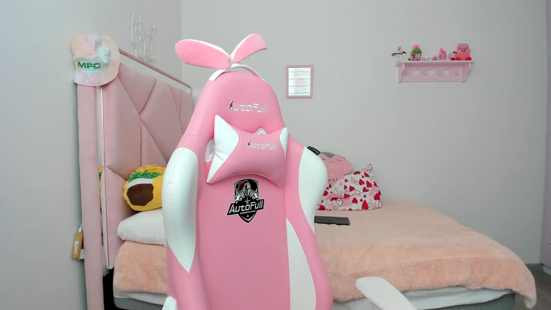 Gallery image thumbnail from Cherrycute666's myfreecams stream on, 03/14/2024, 22:33 image 8 of 20