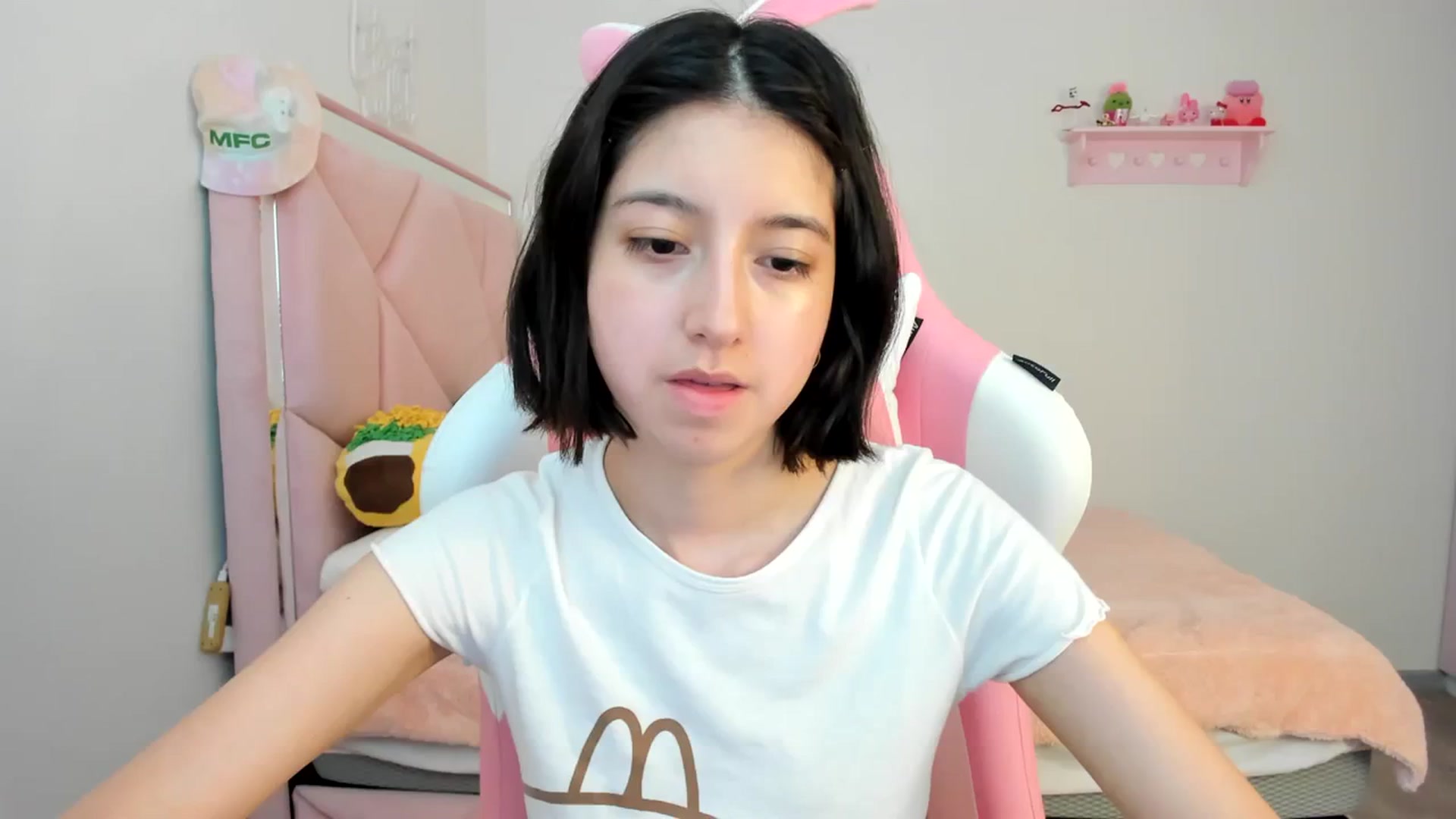 Gallery image thumbnail from Cherrycute666's myfreecams stream on, 03/14/2024, 23:51 image 14 of 20