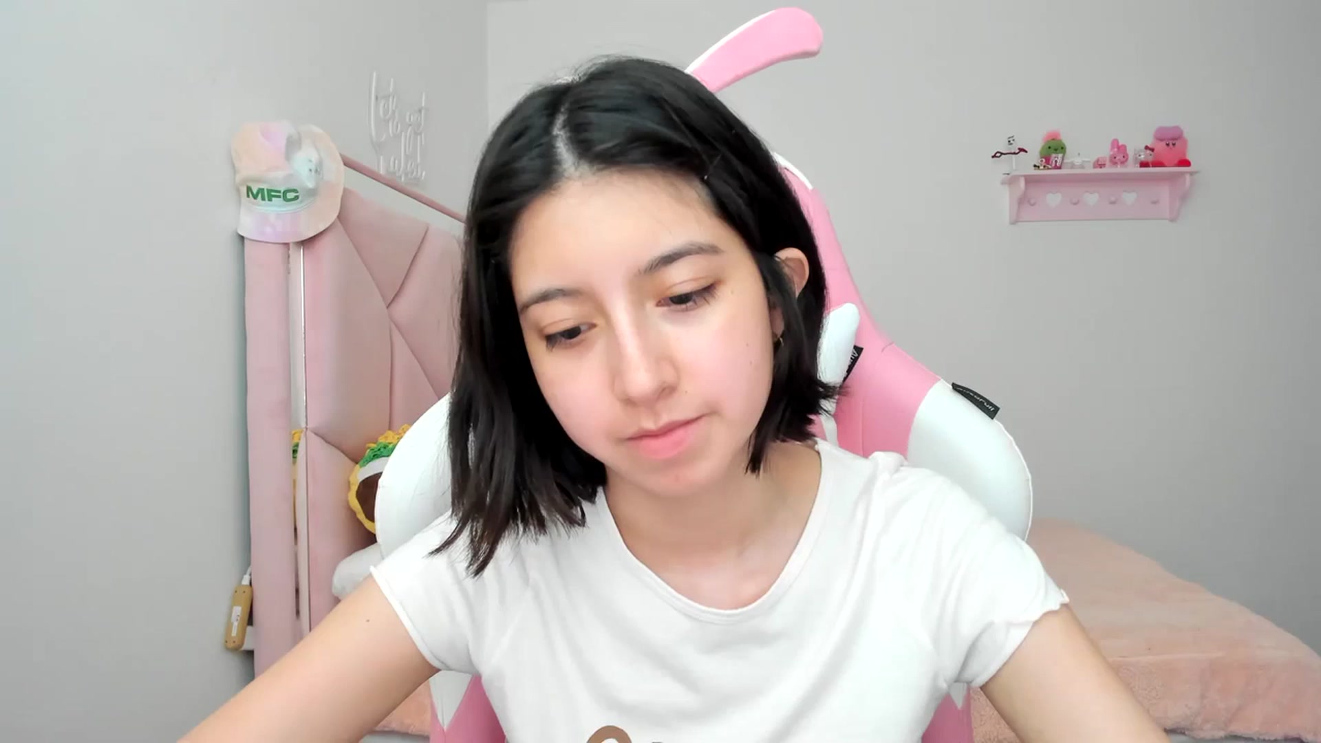 Gallery image thumbnail from Cherrycute666's myfreecams stream on, 03/14/2024, 23:51 image 13 of 20