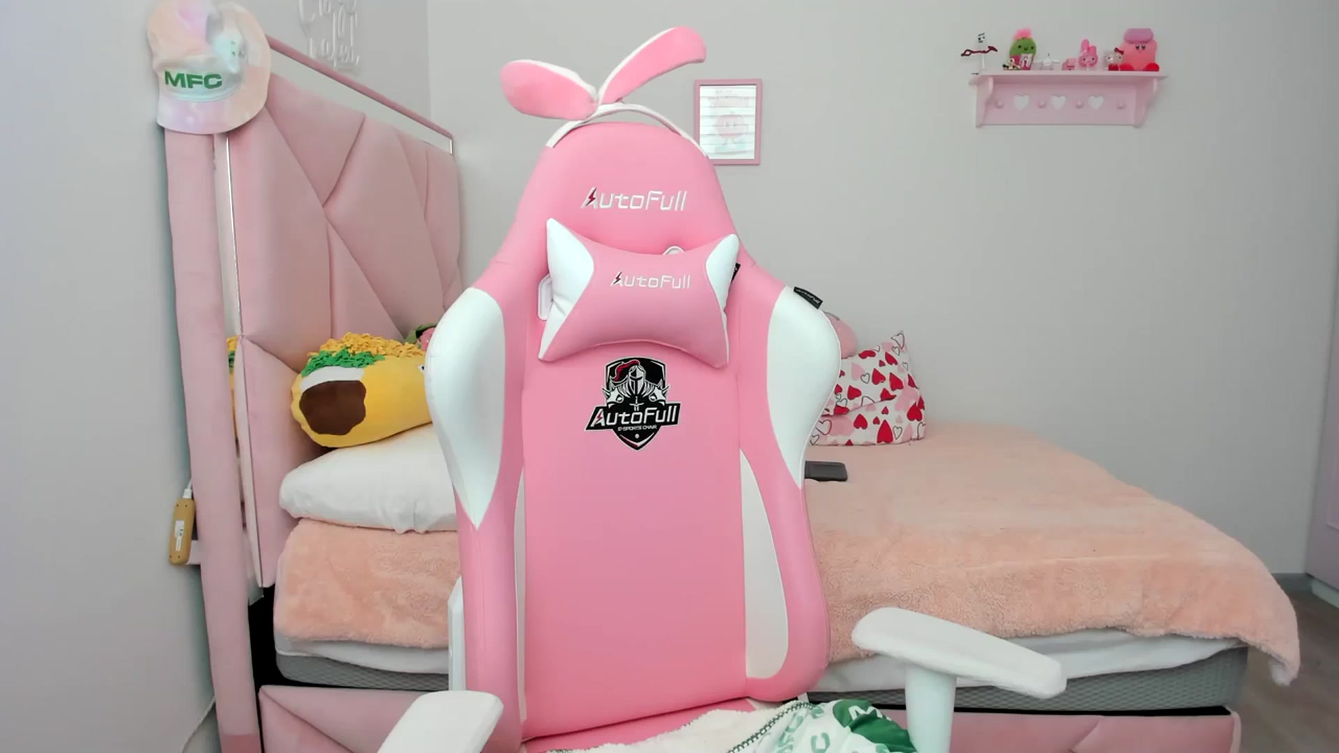 Gallery image thumbnail from Cherrycute666's myfreecams stream on, 03/14/2024, 23:51 image 2 of 20