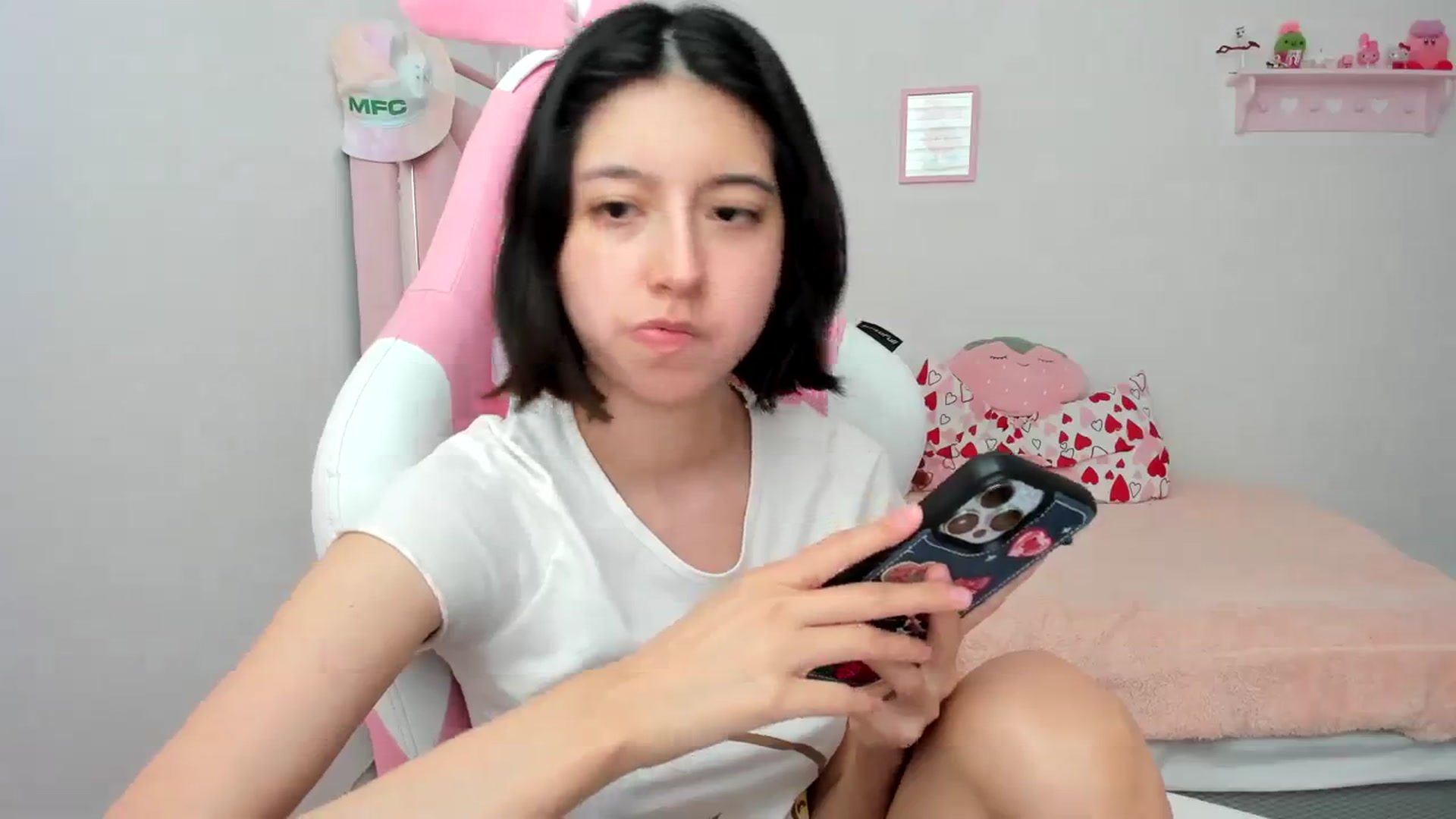 Gallery image thumbnail from Cherrycute666's myfreecams stream on, 03/14/2024, 23:51 image 4 of 20