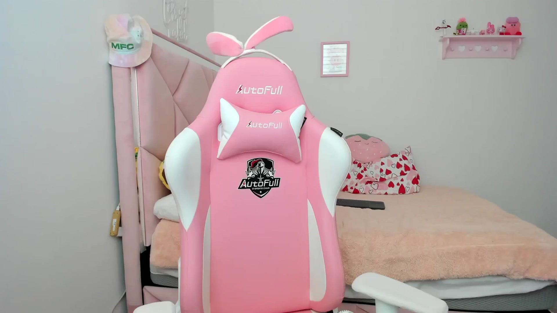 Gallery image thumbnail from Cherrycute666's myfreecams stream on, 03/14/2024, 23:51 image 11 of 20