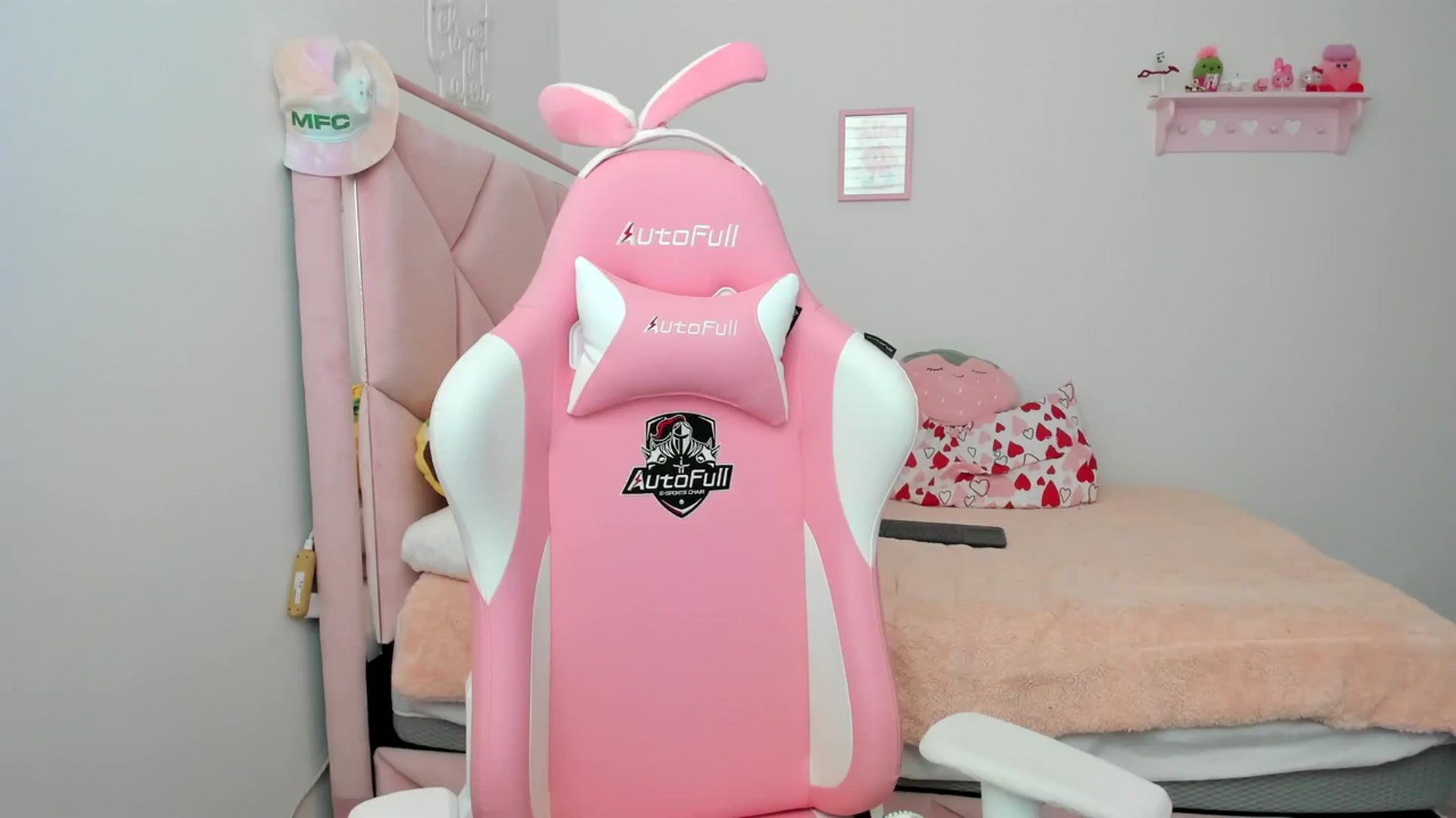 Gallery image thumbnail from Cherrycute666's myfreecams stream on, 03/14/2024, 23:51 image 10 of 20