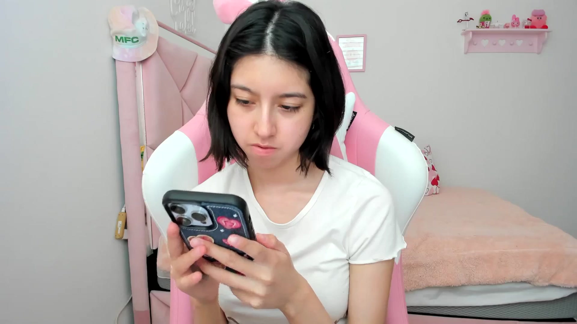 Gallery image thumbnail from Cherrycute666's myfreecams stream on, 03/14/2024, 23:51 image 5 of 20