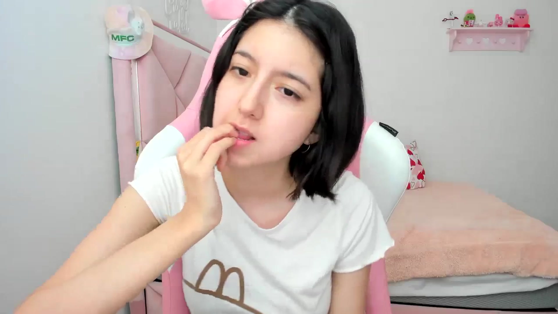 Gallery image thumbnail from Cherrycute666's myfreecams stream on, 03/14/2024, 23:51 image 7 of 20