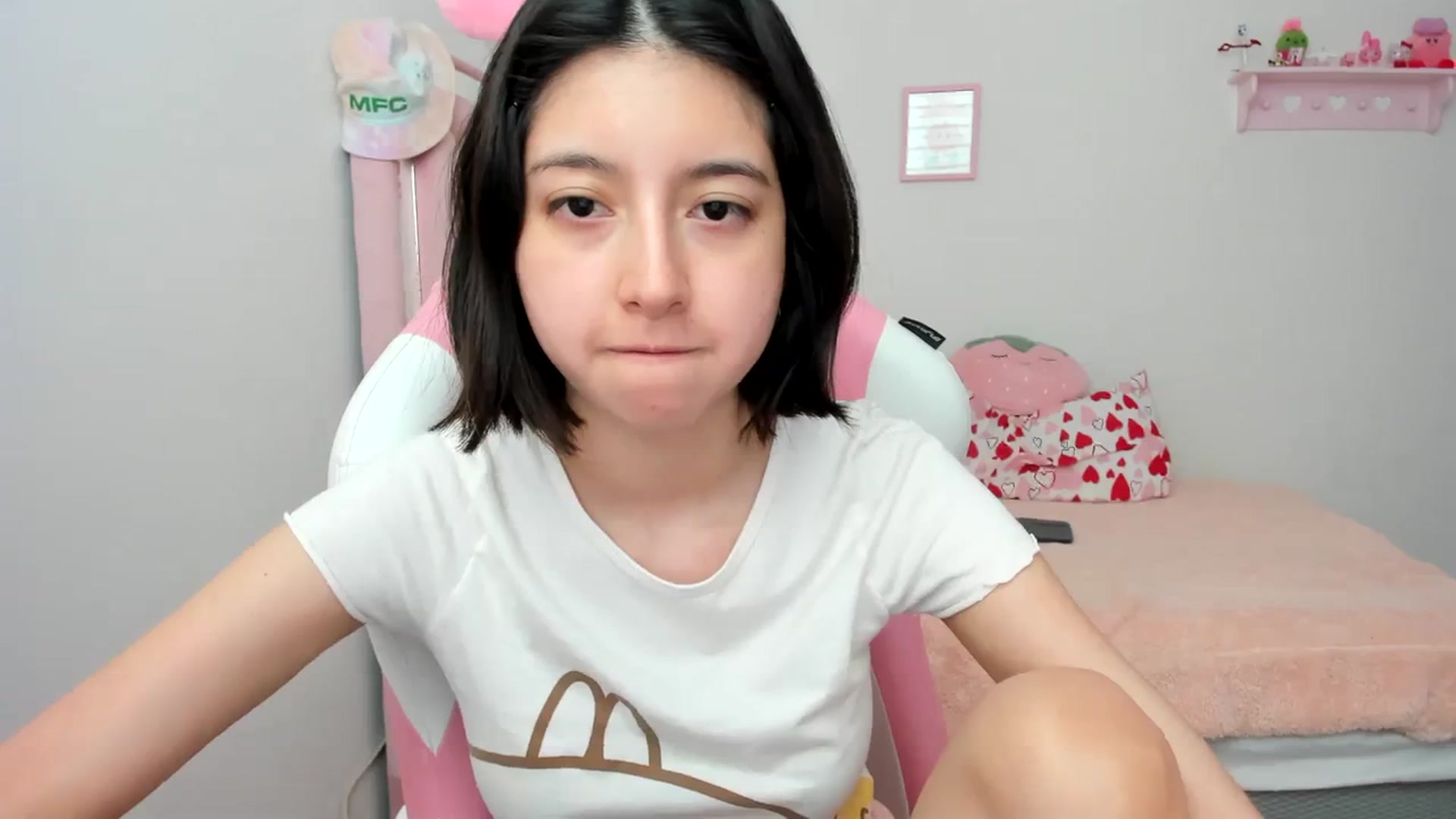 Gallery image thumbnail from Cherrycute666's myfreecams stream on, 03/14/2024, 23:51 image 3 of 20