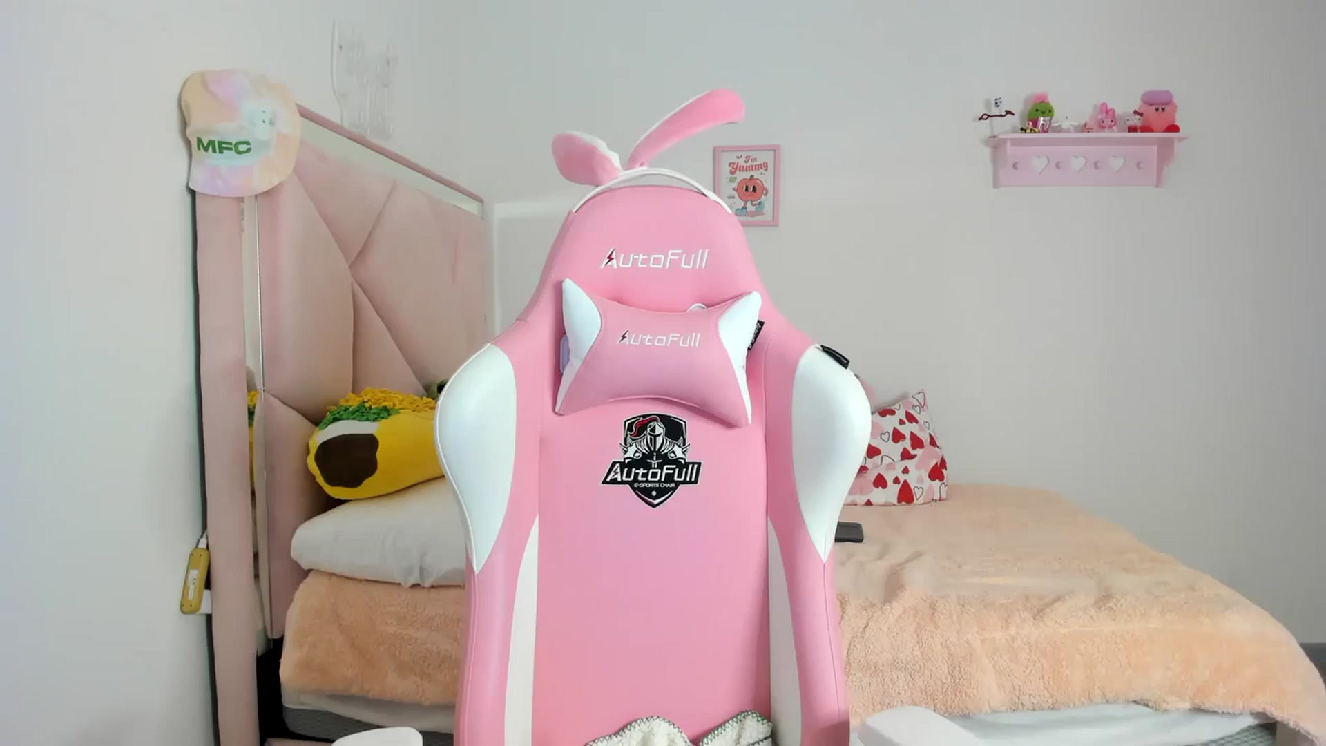 Gallery image thumbnail from Cherrycute666's myfreecams stream on, 03/15/2024, 01:08 image 20 of 20