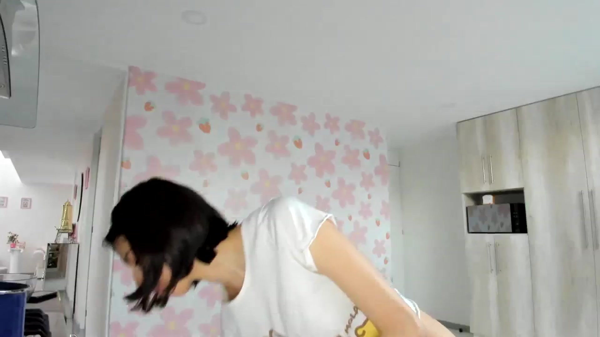 Gallery image thumbnail from Cherrycute666's myfreecams stream on, 03/15/2024, 01:08 image 5 of 20