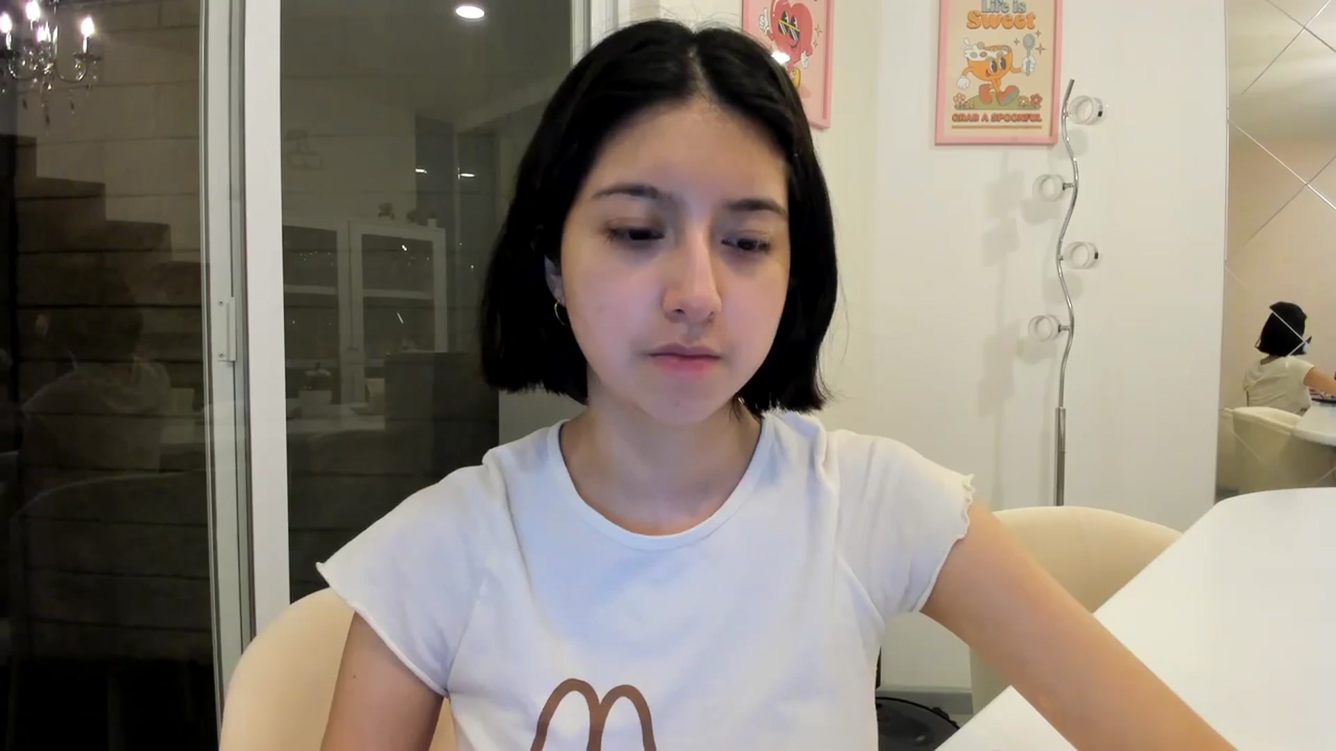 Gallery image thumbnail from Cherrycute666's myfreecams stream on, 03/15/2024, 01:08 image 17 of 20