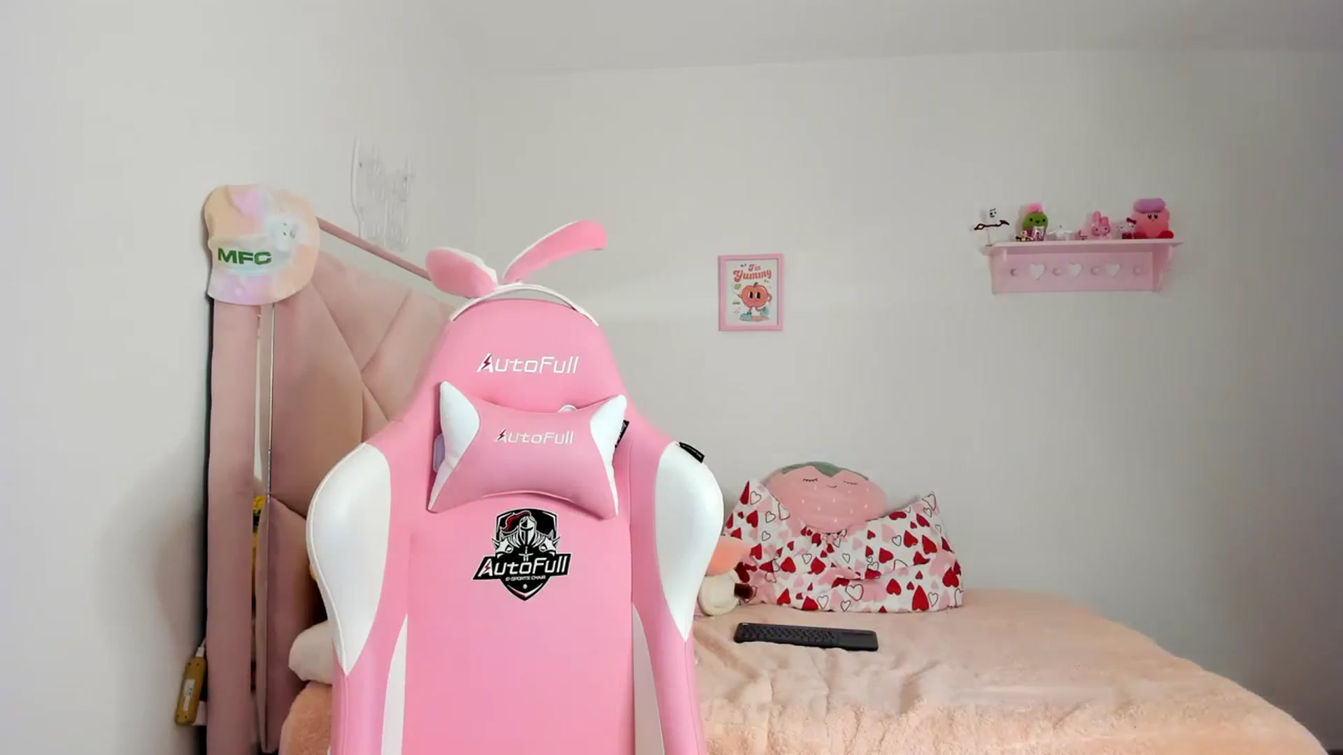 Gallery image thumbnail from Cherrycute666's myfreecams stream on, 03/15/2024, 01:08 image 19 of 20