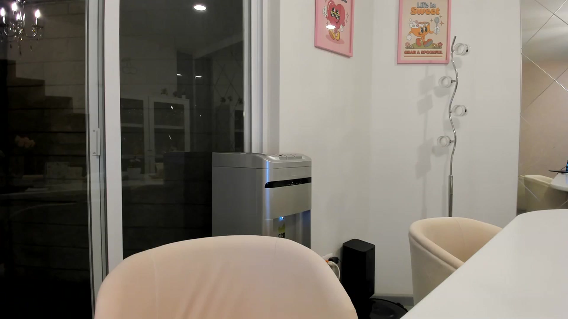 Gallery image thumbnail from Cherrycute666's myfreecams stream on, 03/15/2024, 01:08 image 16 of 20