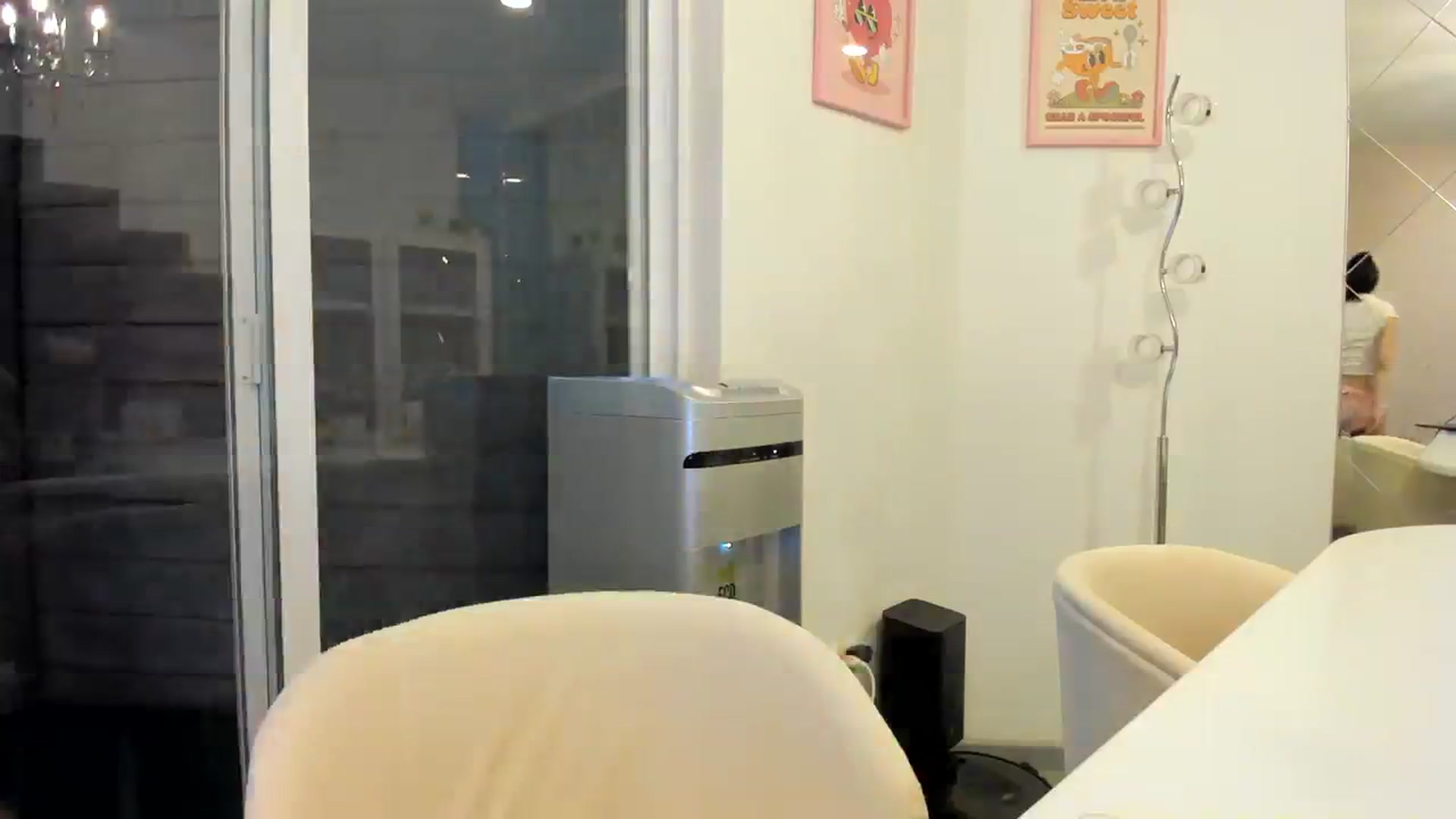 Gallery image thumbnail from Cherrycute666's myfreecams stream on, 03/15/2024, 01:08 image 10 of 20