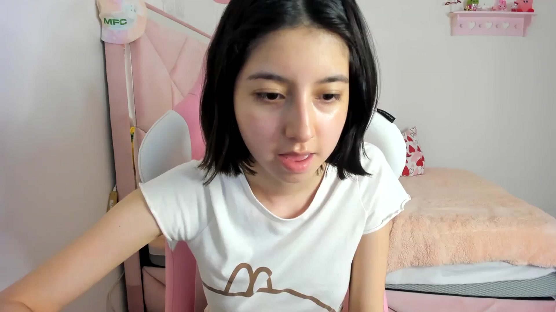 Gallery image thumbnail from Cherrycute666's myfreecams stream on, 03/15/2024, 03:02 image 10 of 20