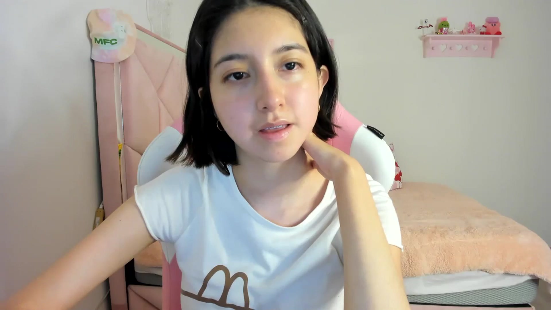 Gallery image thumbnail from Cherrycute666's myfreecams stream on, 03/15/2024, 03:02 image 14 of 20