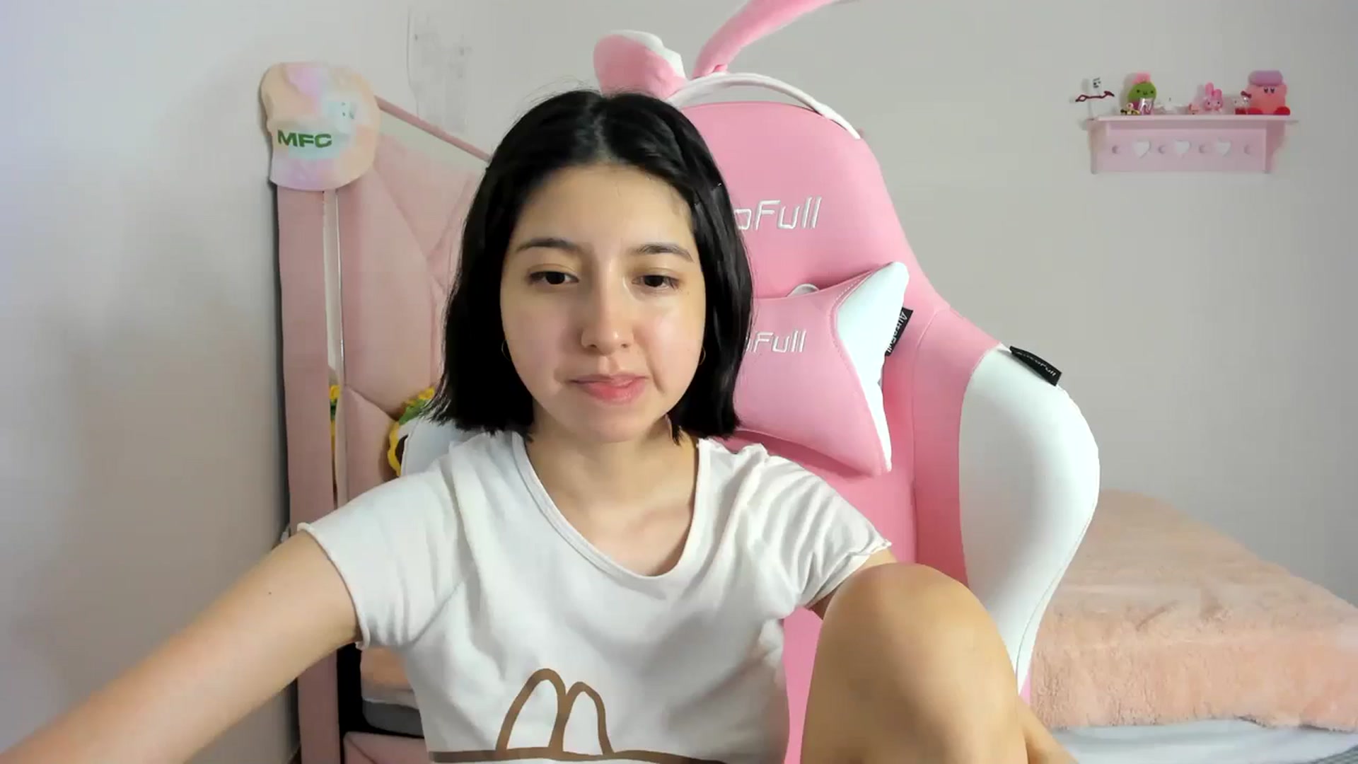 Gallery image thumbnail from Cherrycute666's myfreecams stream on, 03/15/2024, 03:02 image 4 of 20