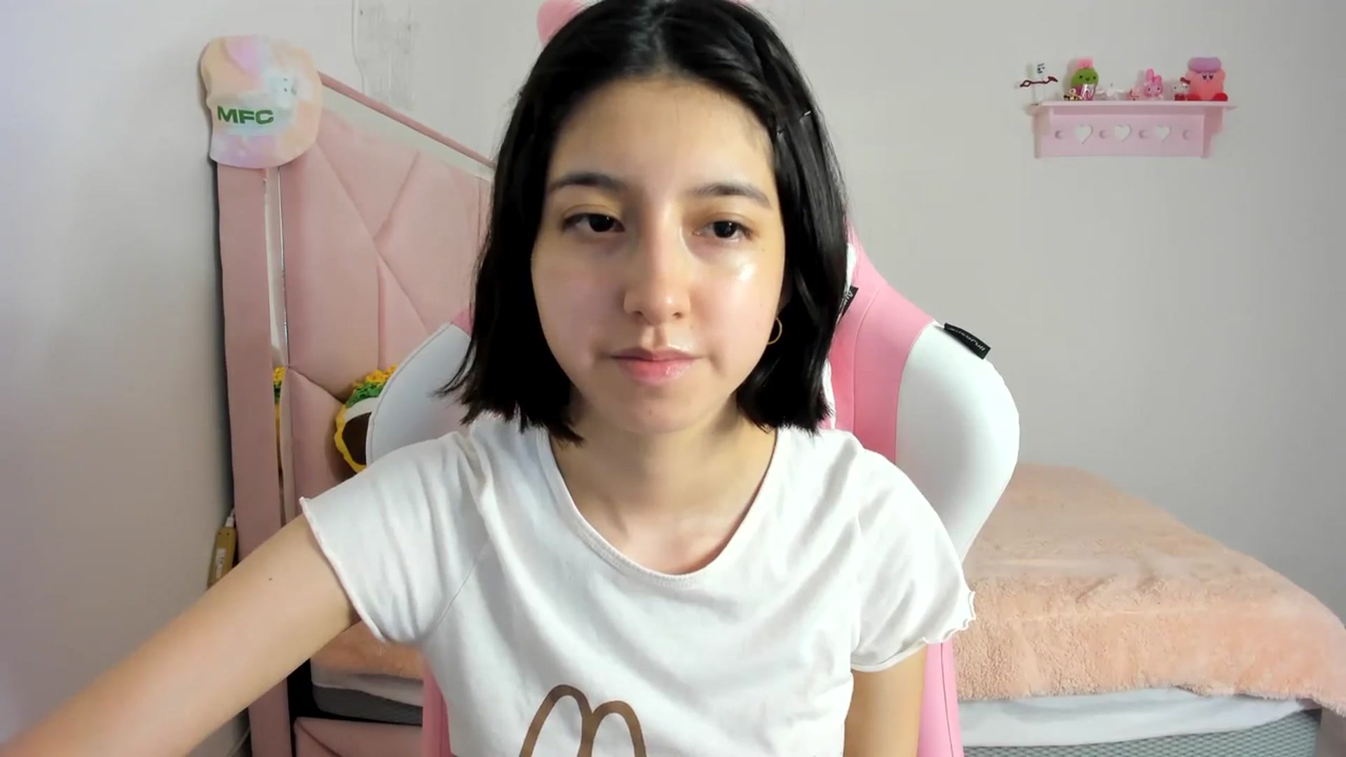 Gallery image thumbnail from Cherrycute666's myfreecams stream on, 03/15/2024, 03:02 image 2 of 20