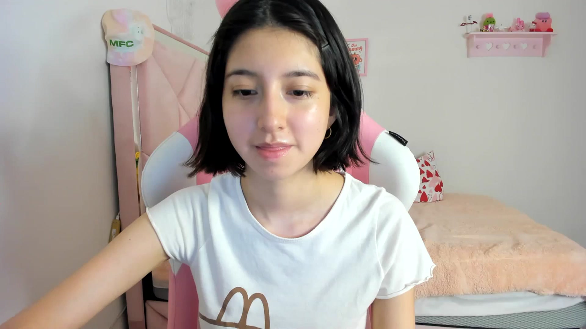 Gallery image thumbnail from Cherrycute666's myfreecams stream on, 03/15/2024, 03:02 image 8 of 20