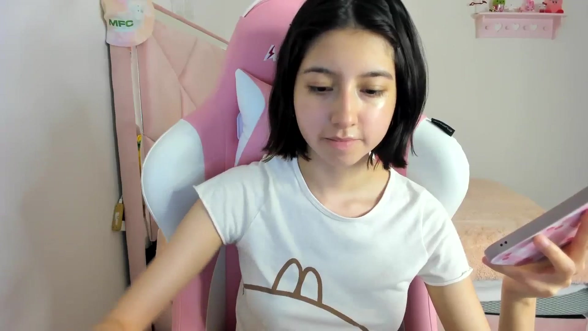 Gallery image thumbnail from Cherrycute666's myfreecams stream on, 03/15/2024, 03:02 image 11 of 20