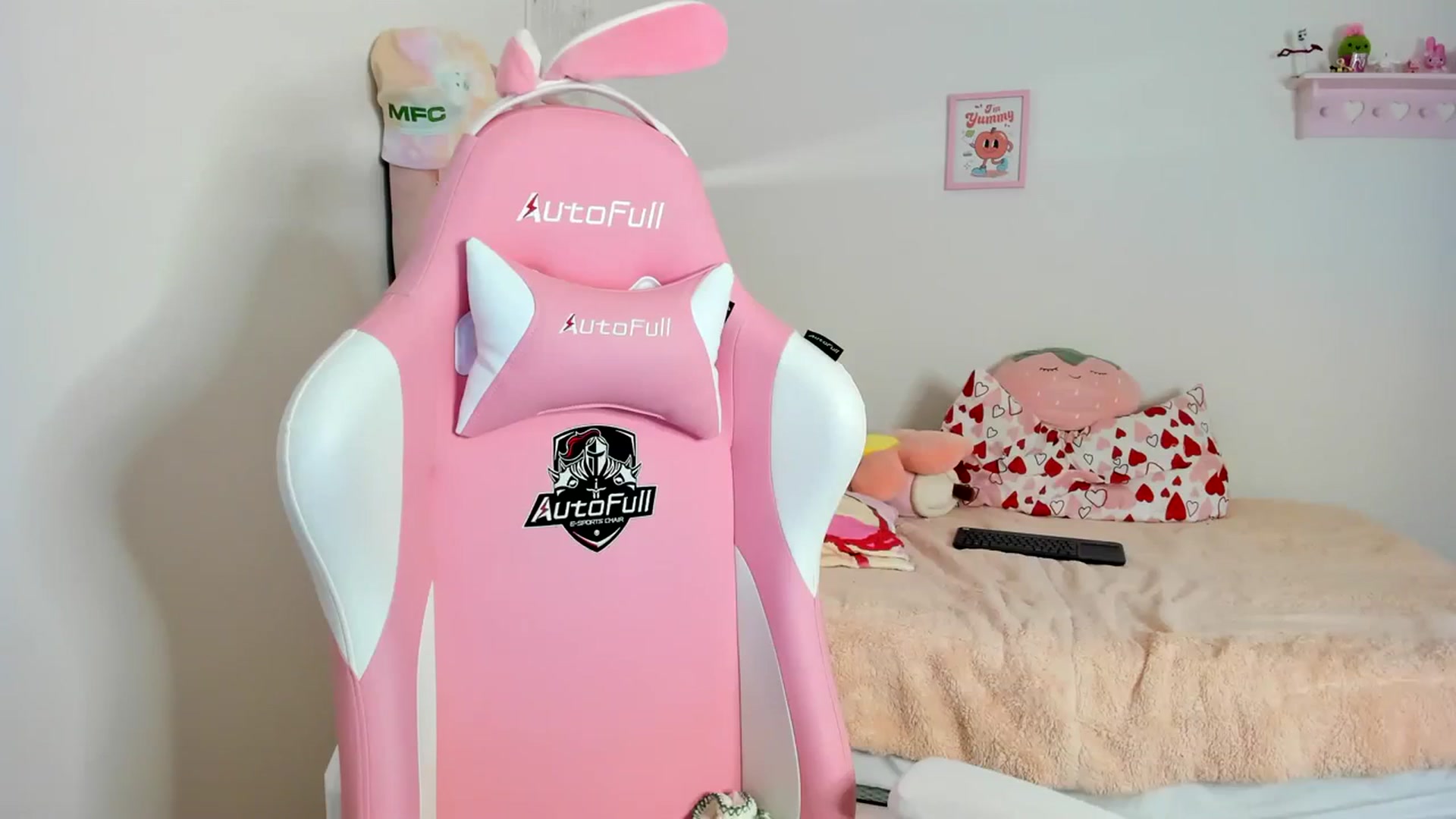 Gallery image thumbnail from Cherrycute666's myfreecams stream on, 03/15/2024, 04:33 image 20 of 20