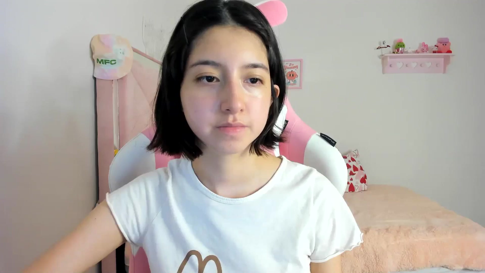 Gallery image thumbnail from Cherrycute666's myfreecams stream on, 03/15/2024, 04:33 image 10 of 20