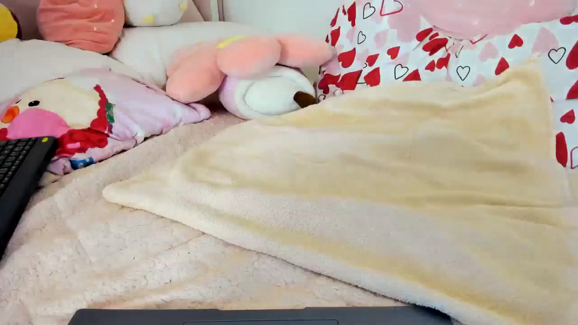 Gallery image thumbnail from Cherrycute666's myfreecams stream on, 03/15/2024, 07:34 image 20 of 20