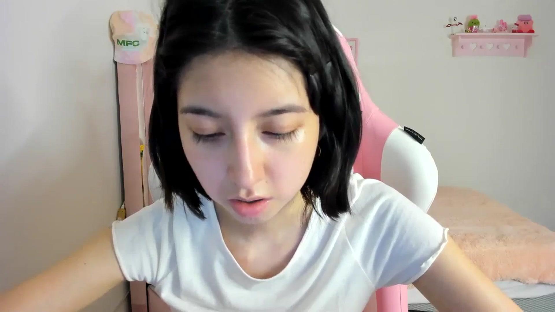 Gallery image thumbnail from Cherrycute666's myfreecams stream on, 03/15/2024, 07:34 image 9 of 20