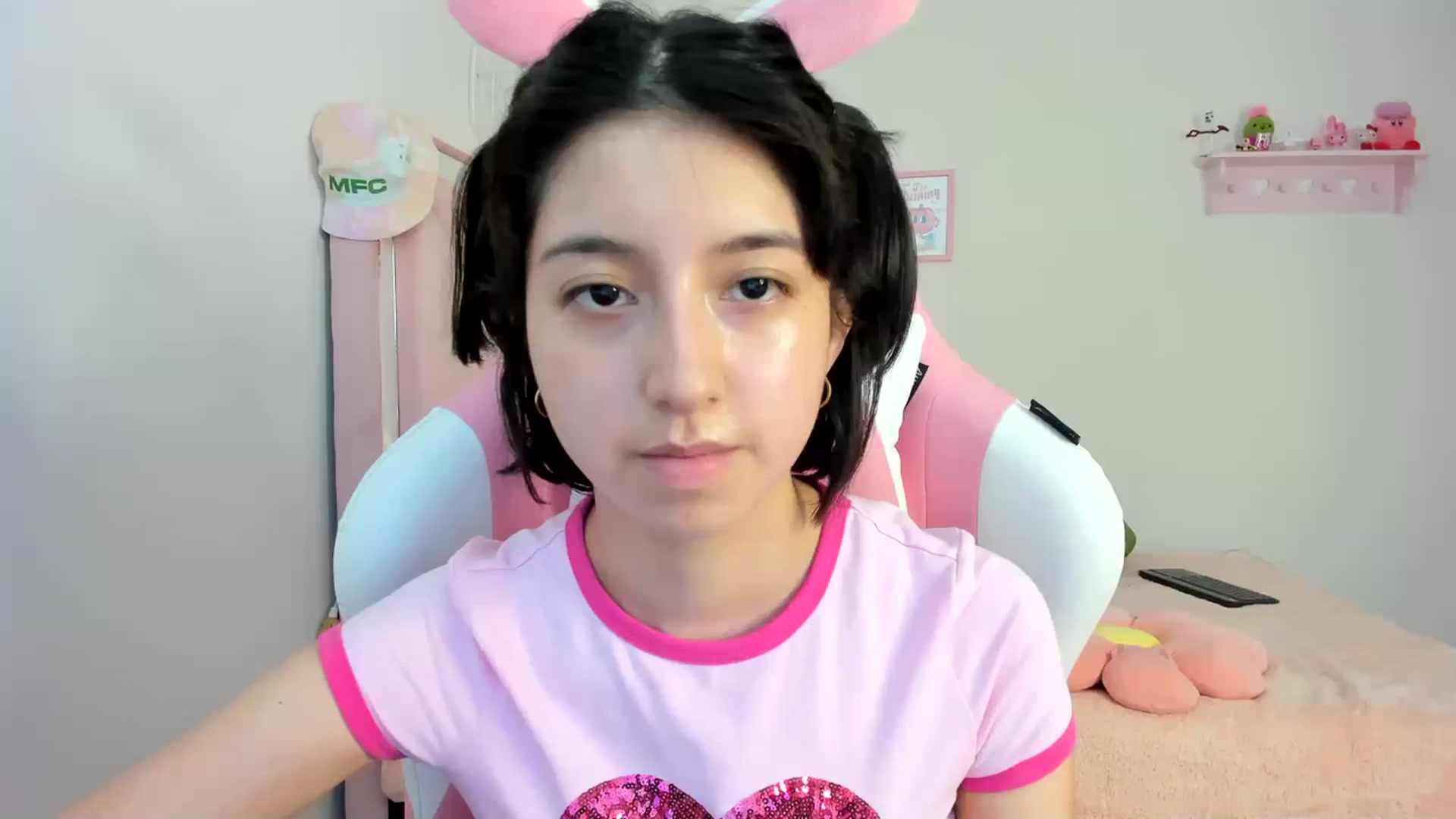 Gallery image thumbnail from Cherrycute666's myfreecams stream on, 03/16/2024, 24:55 image 8 of 20