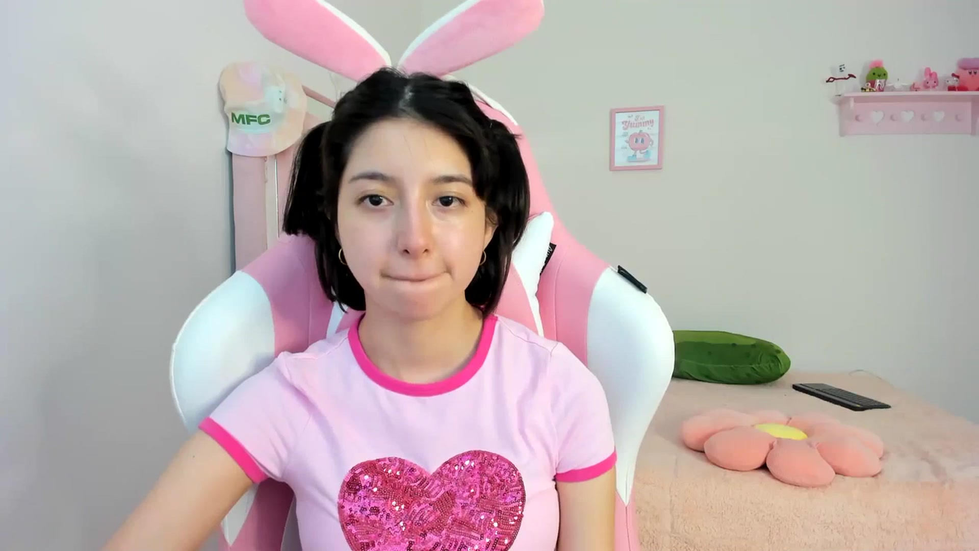 Gallery image thumbnail from Cherrycute666's myfreecams stream on, 03/16/2024, 24:55 image 6 of 20